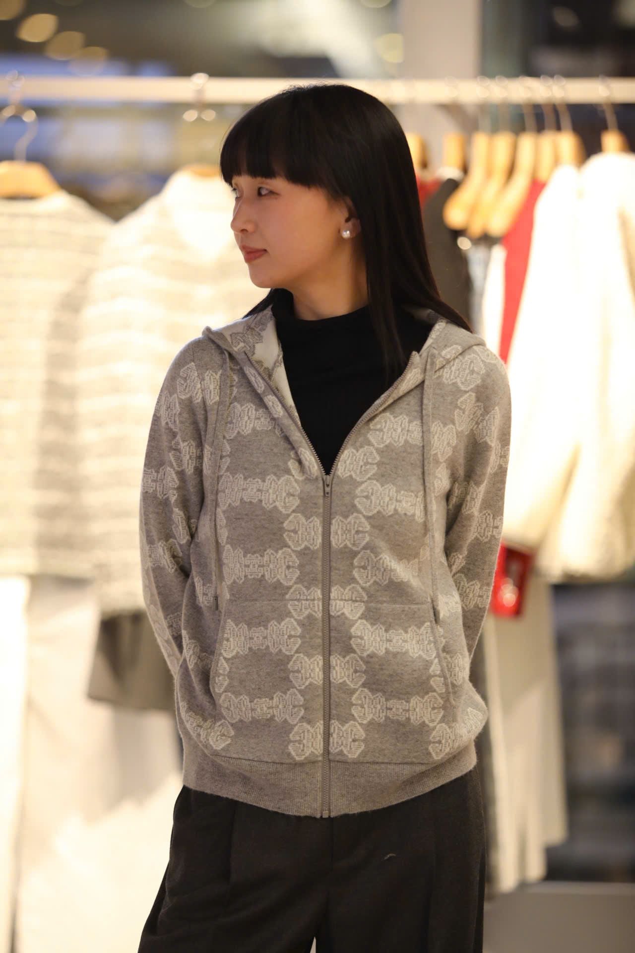  Áo khoác có mũ xám hoa CH 