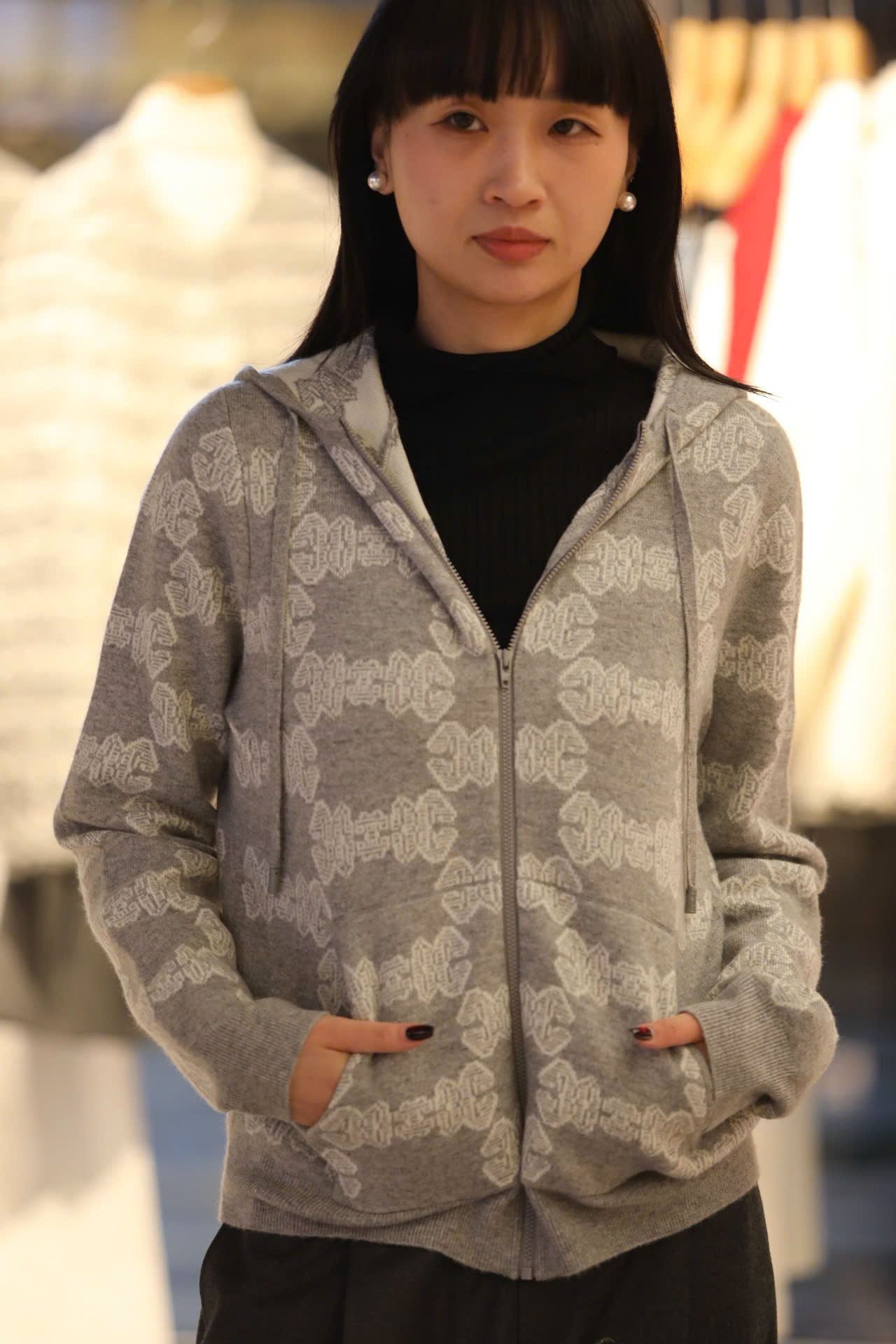  Áo khoác có mũ xám hoa CH 