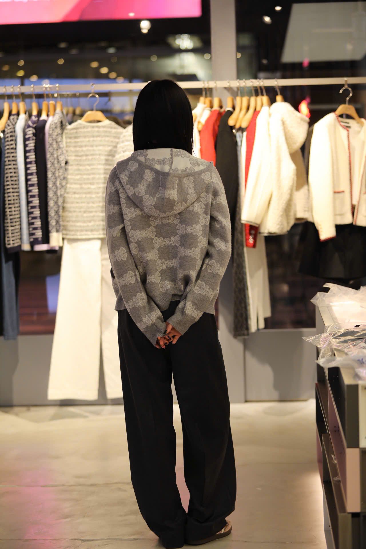  Áo khoác có mũ xám hoa CH 