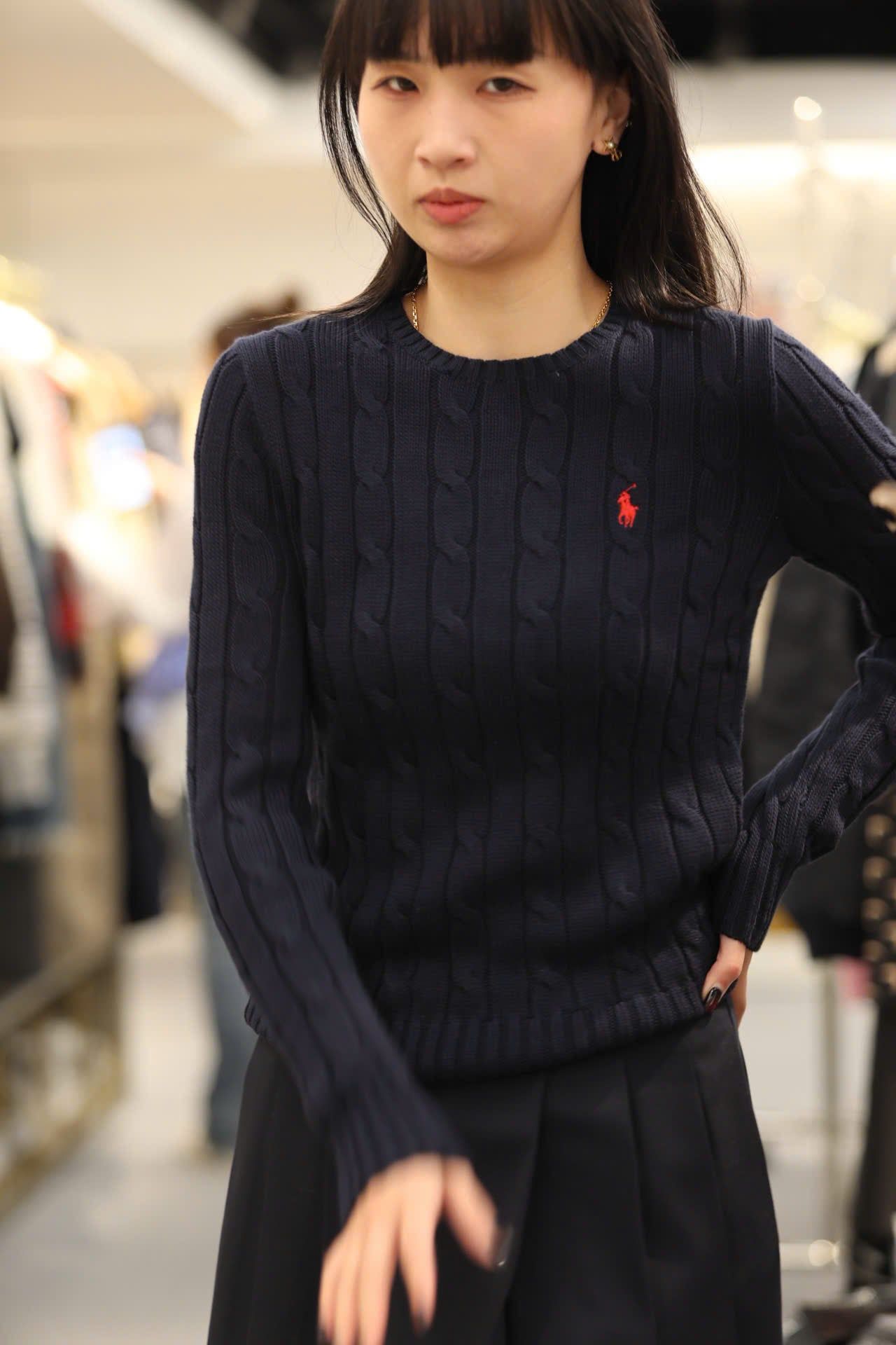  Áo len xanh vặn thừng, gấu nhỏ 