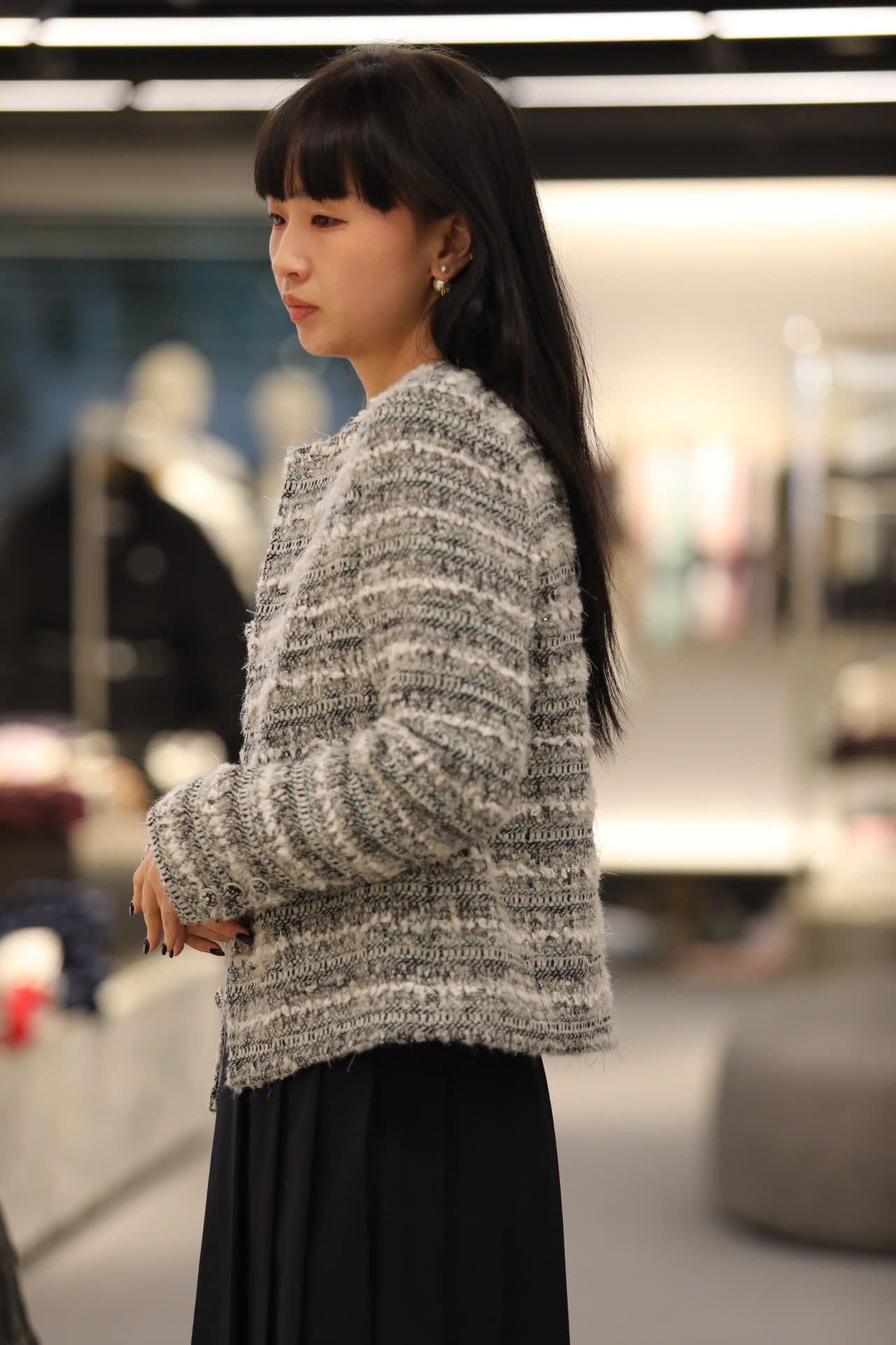  Áo Tweed ghi xám kẻ trắng 