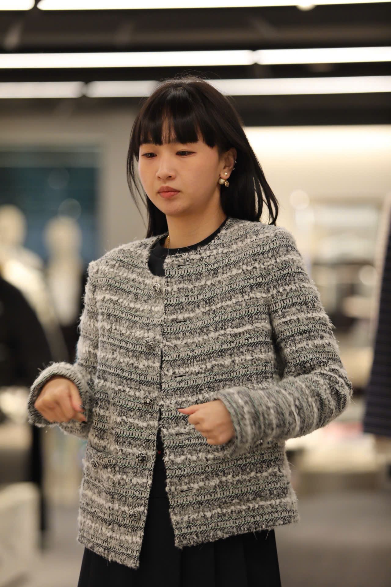  Áo Tweed ghi xám kẻ trắng 