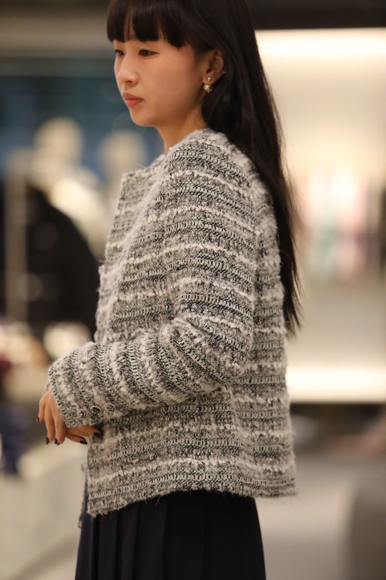  Áo Tweed ghi xám kẻ trắng 