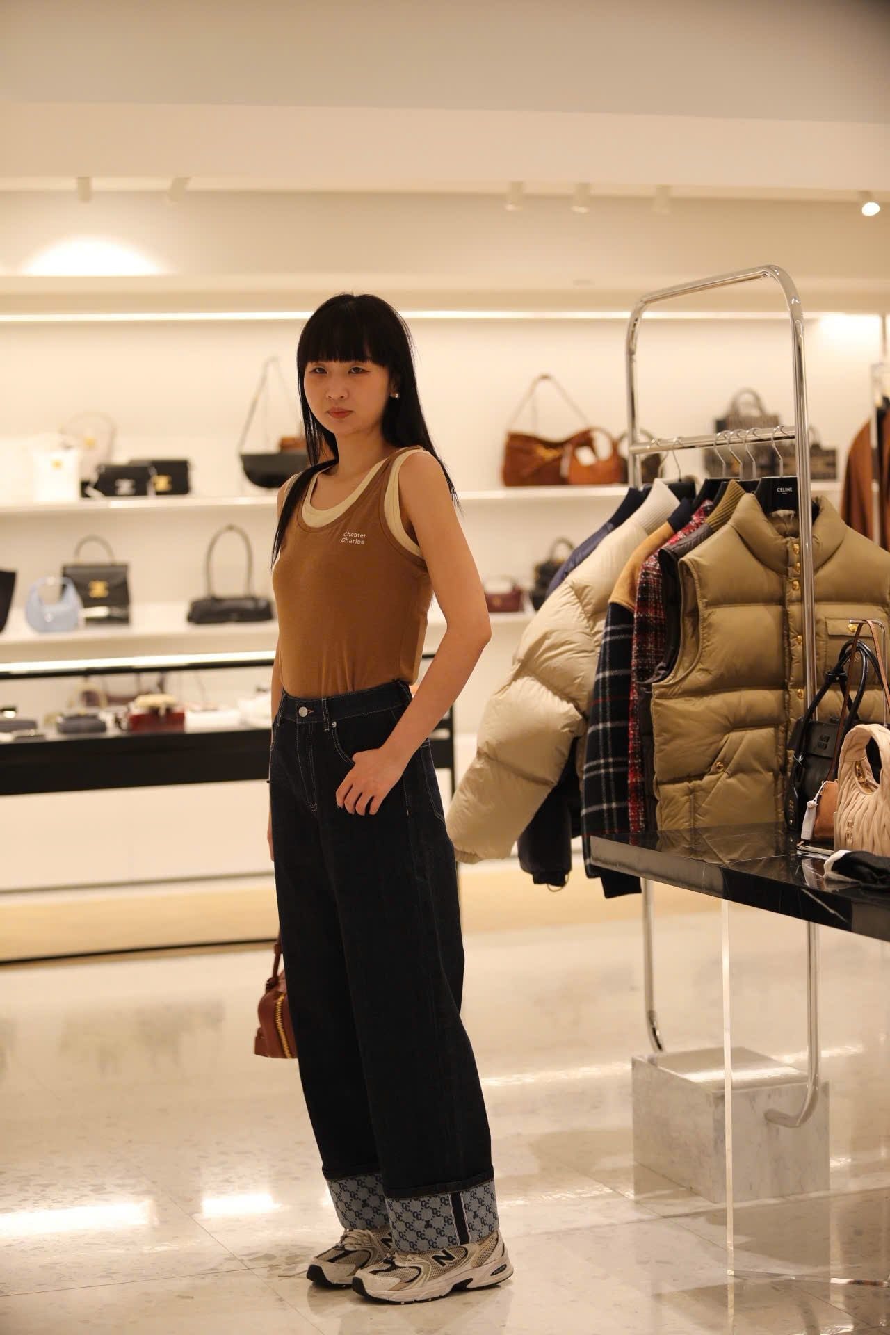  Quần jean xanh gấp gấu logo 