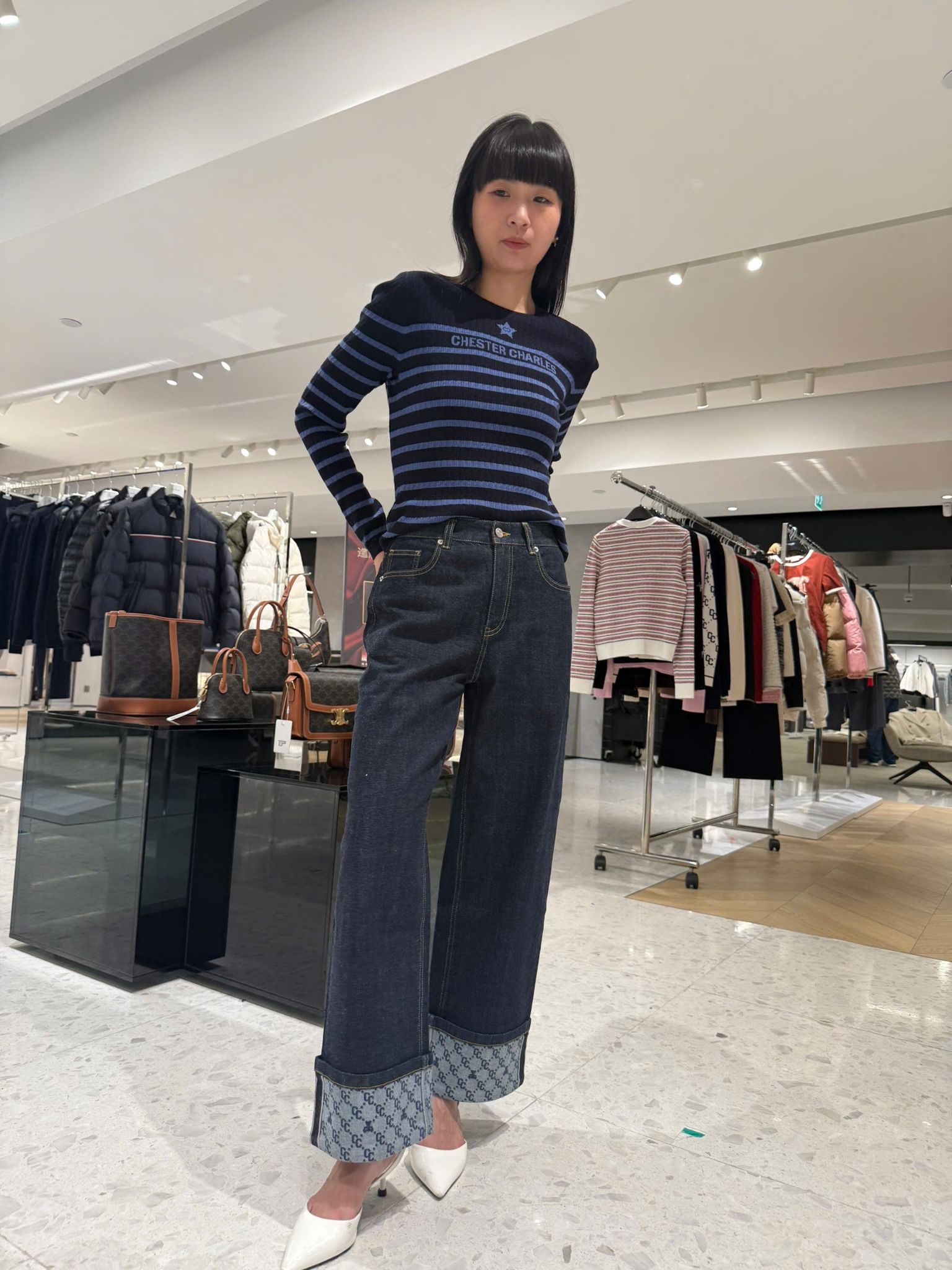  Áo len dài tay đen kẻ ngang xanh - ngôi sao giữa 