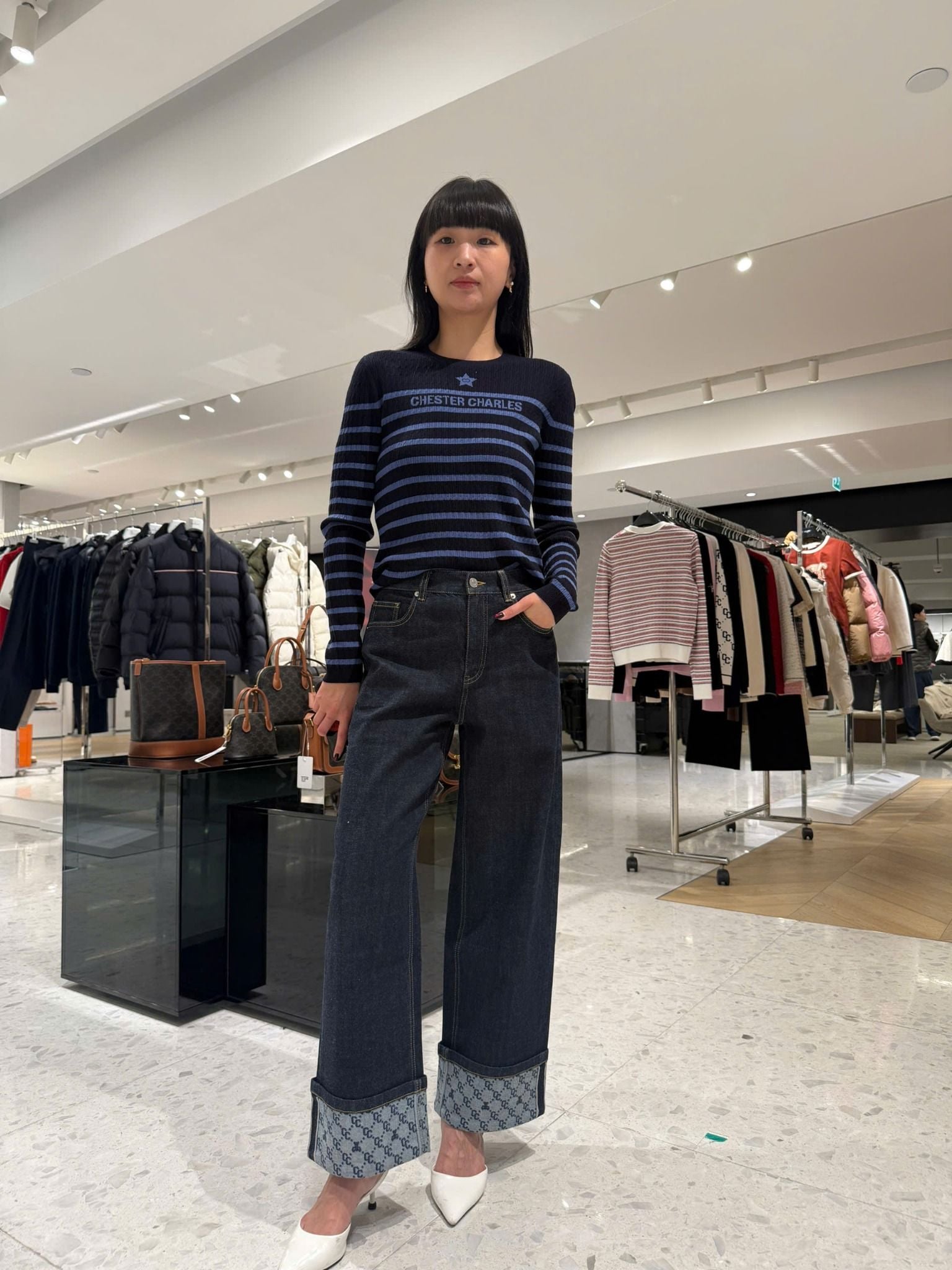  Áo len dài tay đen kẻ ngang xanh - ngôi sao giữa 