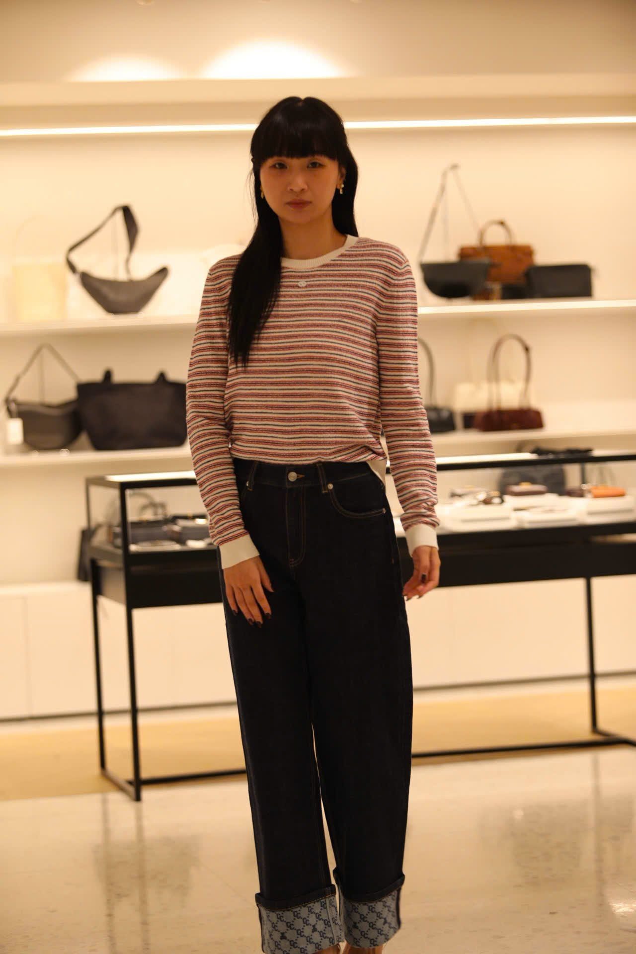  Quần jean xanh gấp gấu logo 