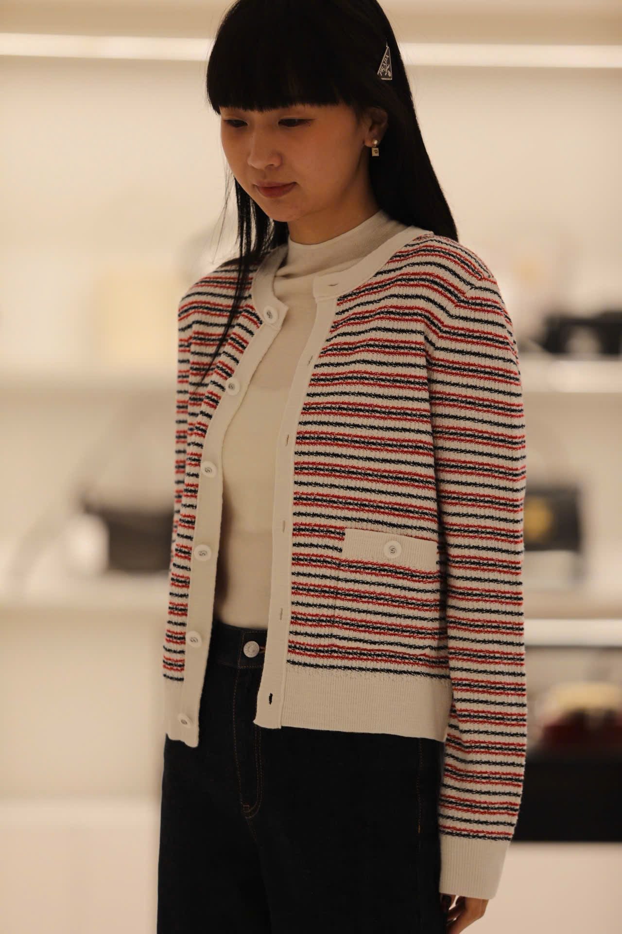  Áo CDG trẳng kẻ đỏ viền trắng 