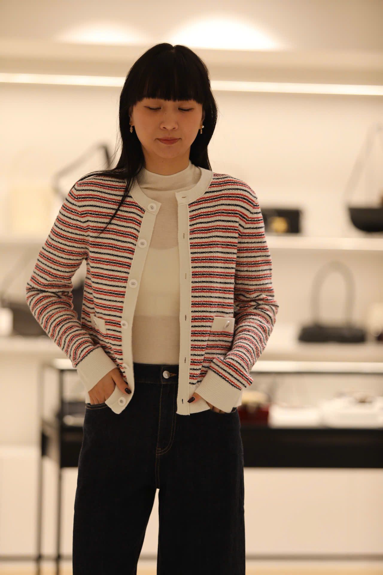  Áo CDG trẳng kẻ đỏ viền trắng 