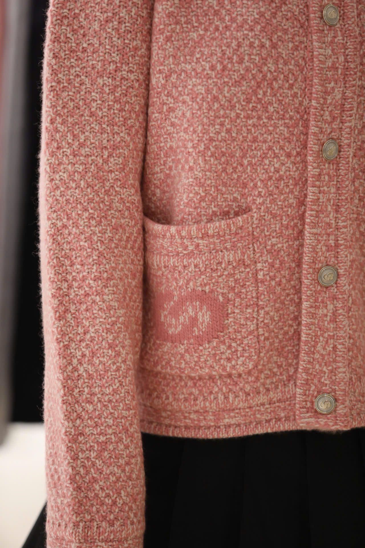  Áo CDG hồng cashmere 2 túi logo 