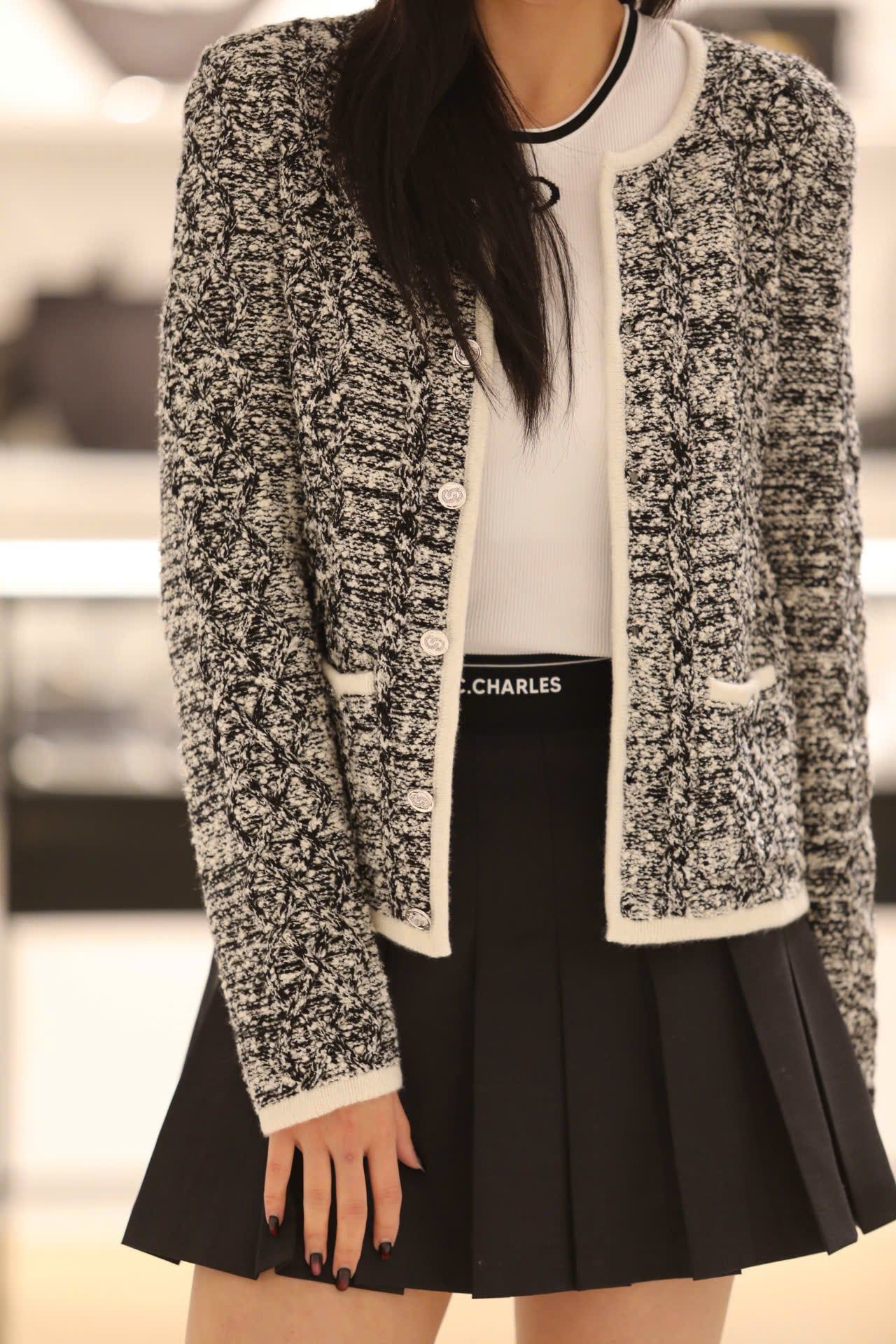  Áo CDG xám viền trắng 