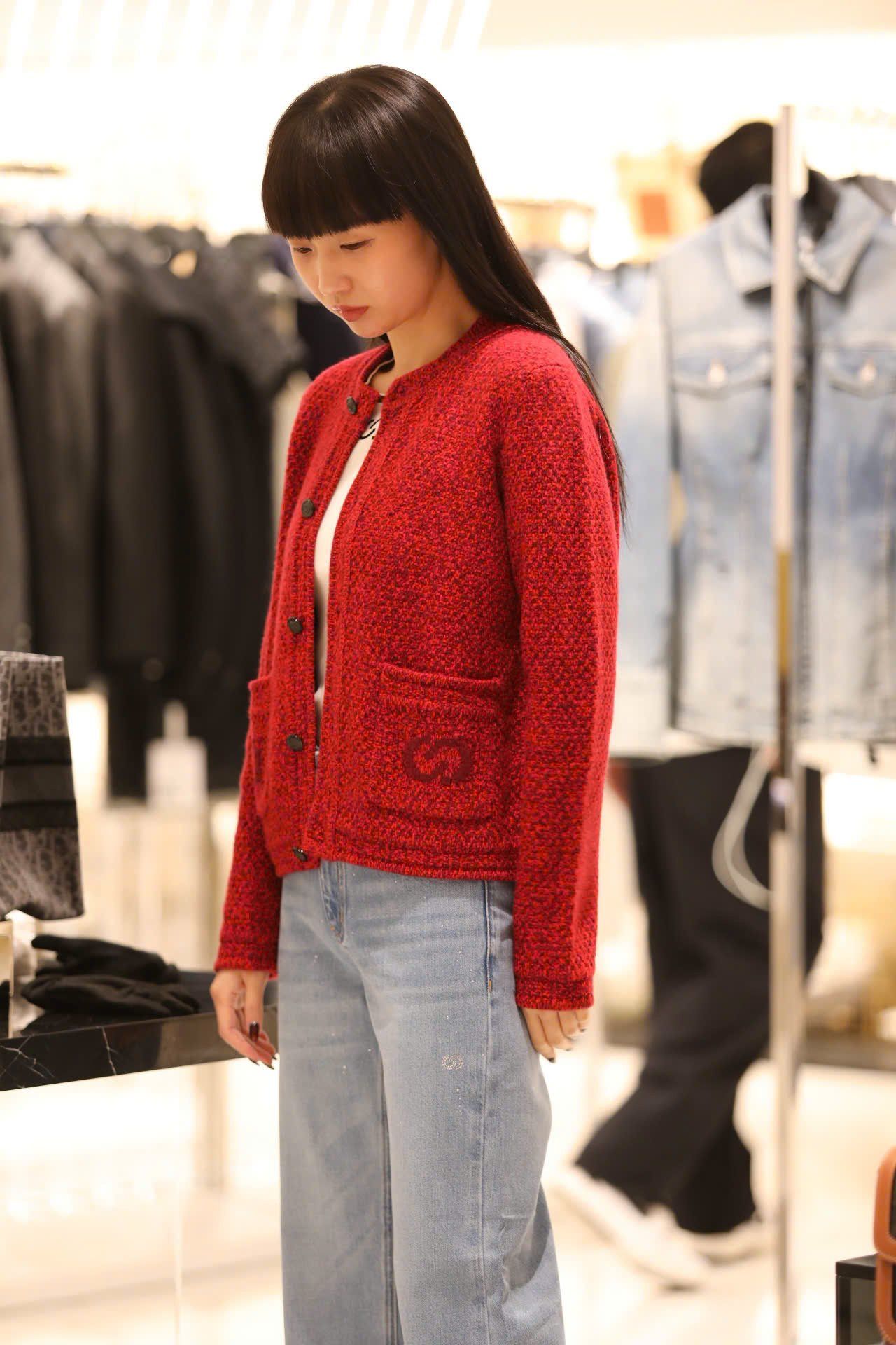  1.Áo CDG đỏ cashmere 2 túi logo 