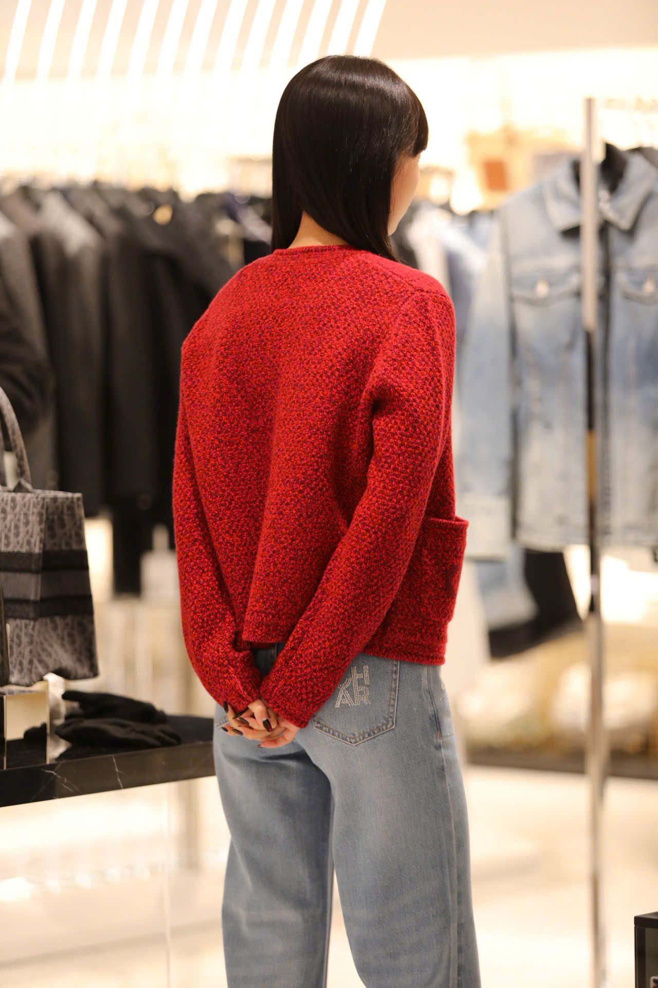  1.Áo CDG đỏ cashmere 2 túi logo 