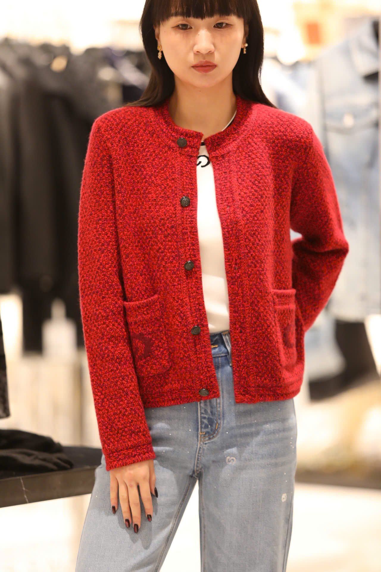  1.Áo CDG đỏ cashmere 2 túi logo 