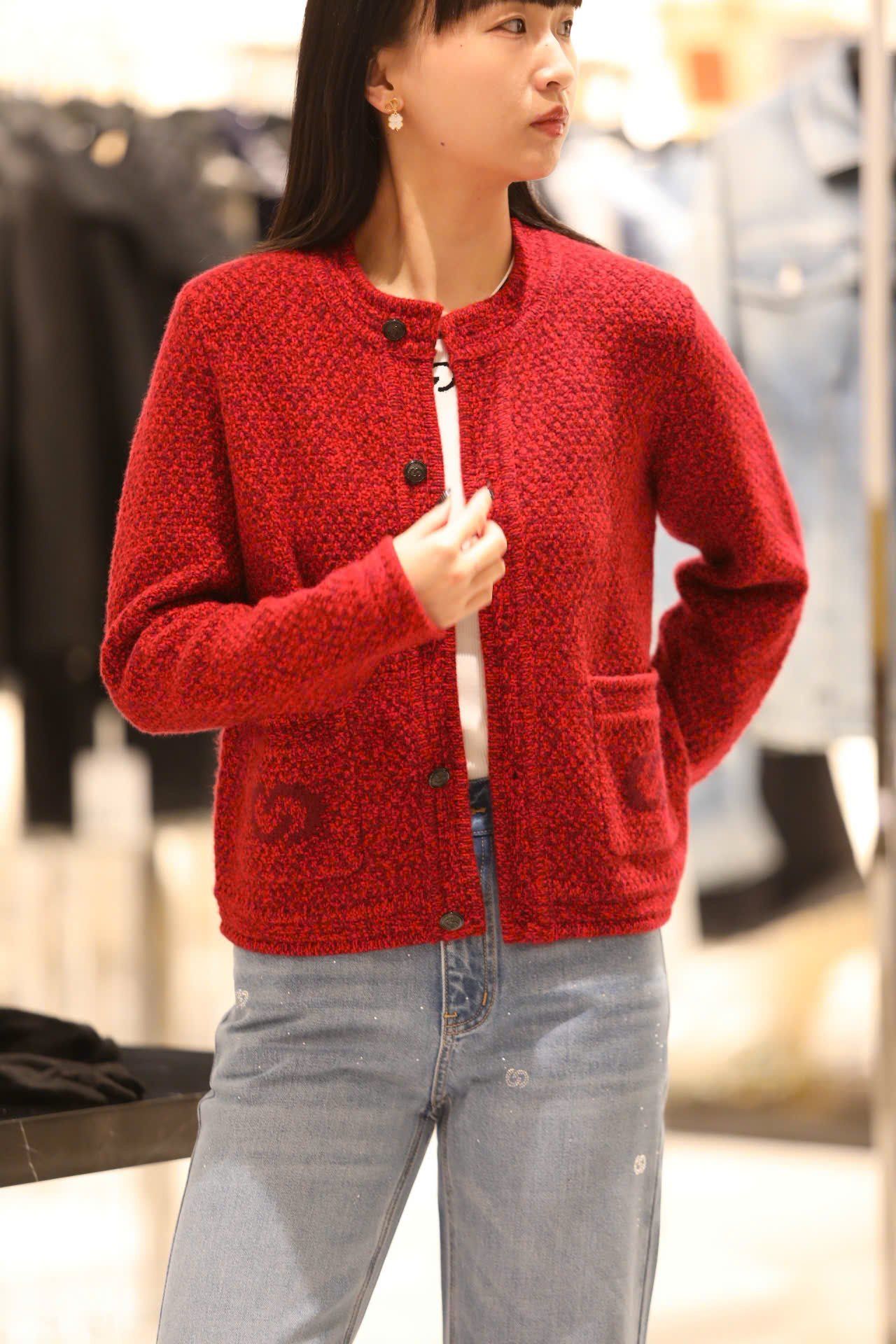  1.Áo CDG đỏ cashmere 2 túi logo 