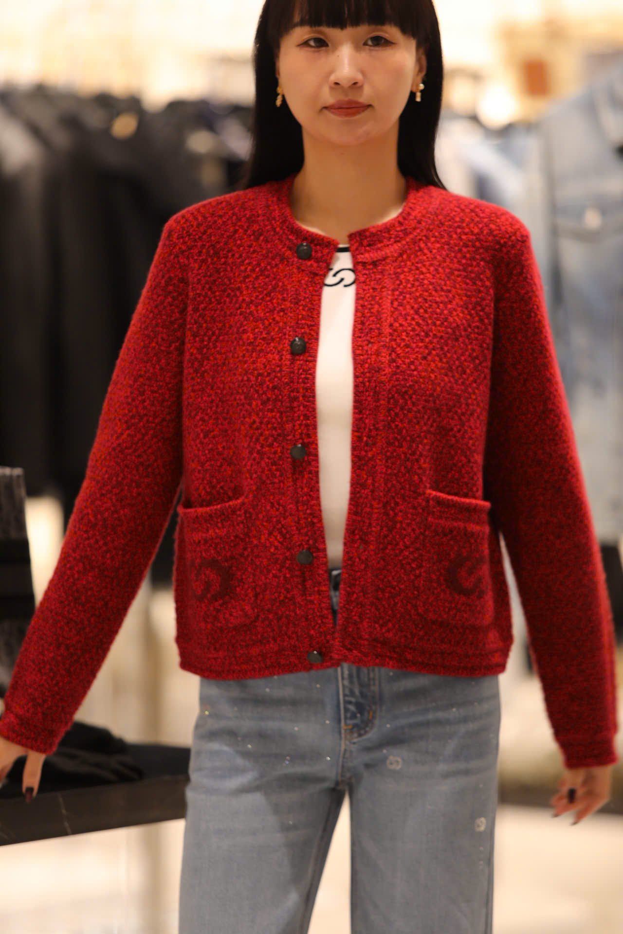  1.Áo CDG đỏ cashmere 2 túi logo 