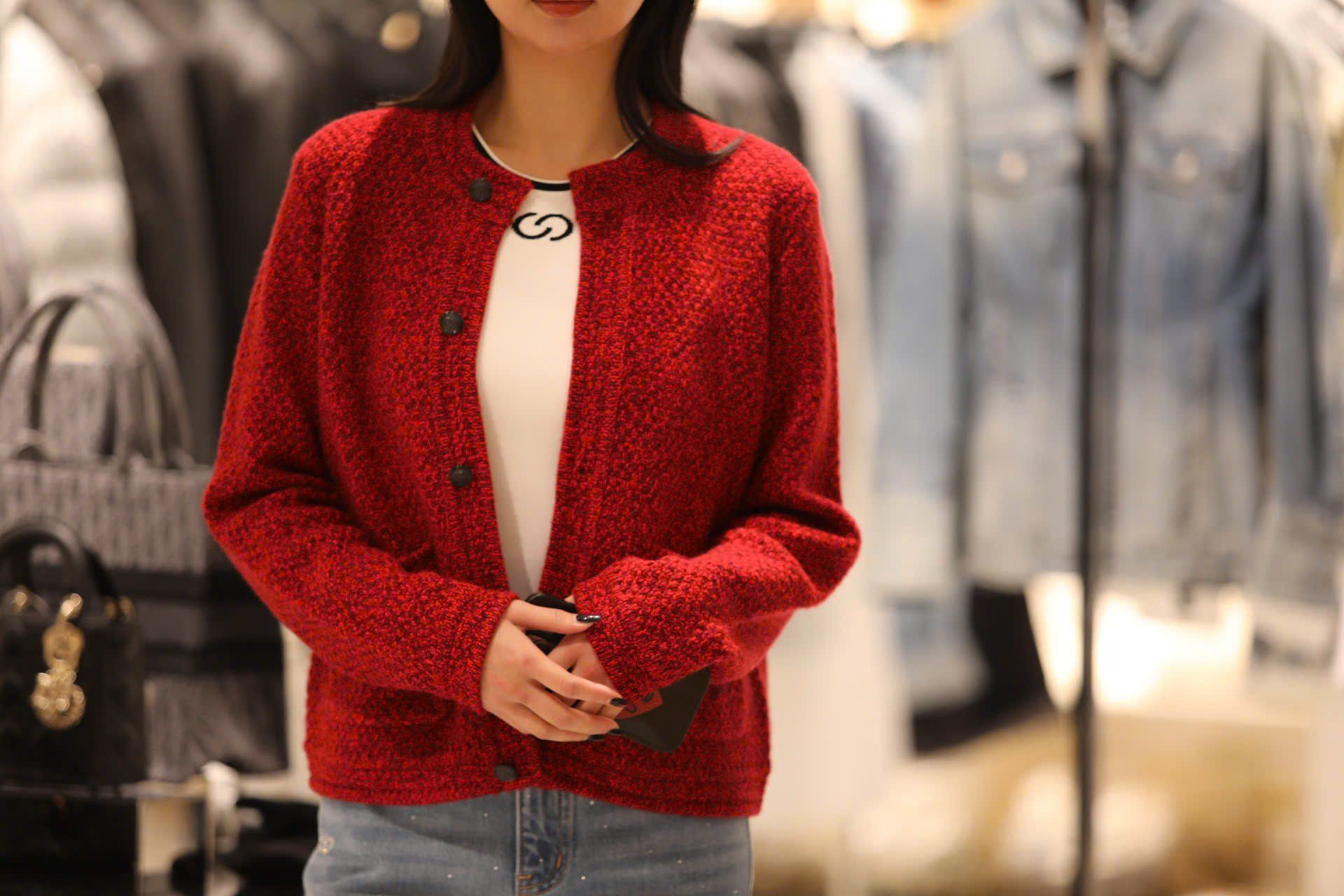  1.Áo CDG đỏ cashmere 2 túi logo 