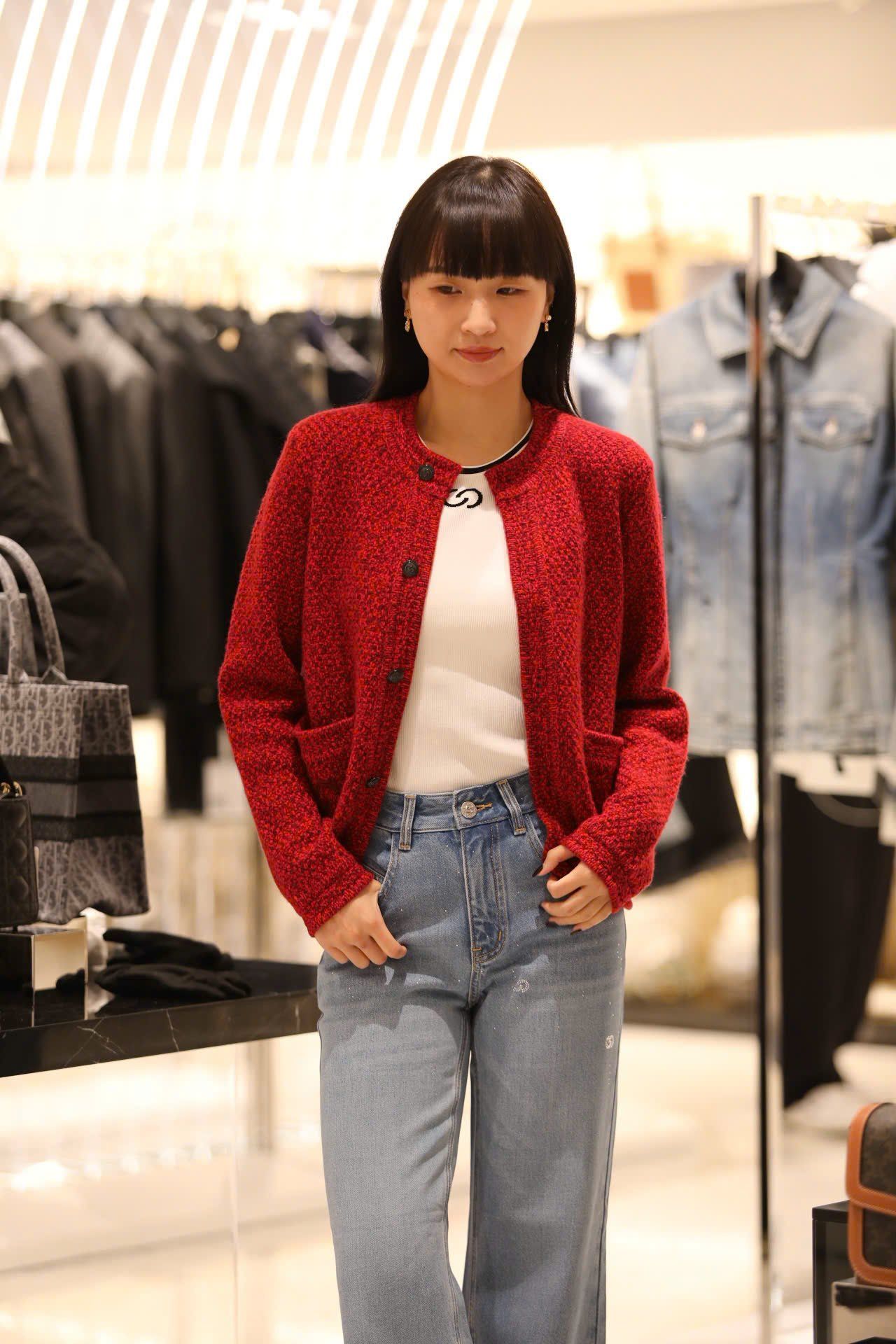  1.Áo CDG đỏ cashmere 2 túi logo 