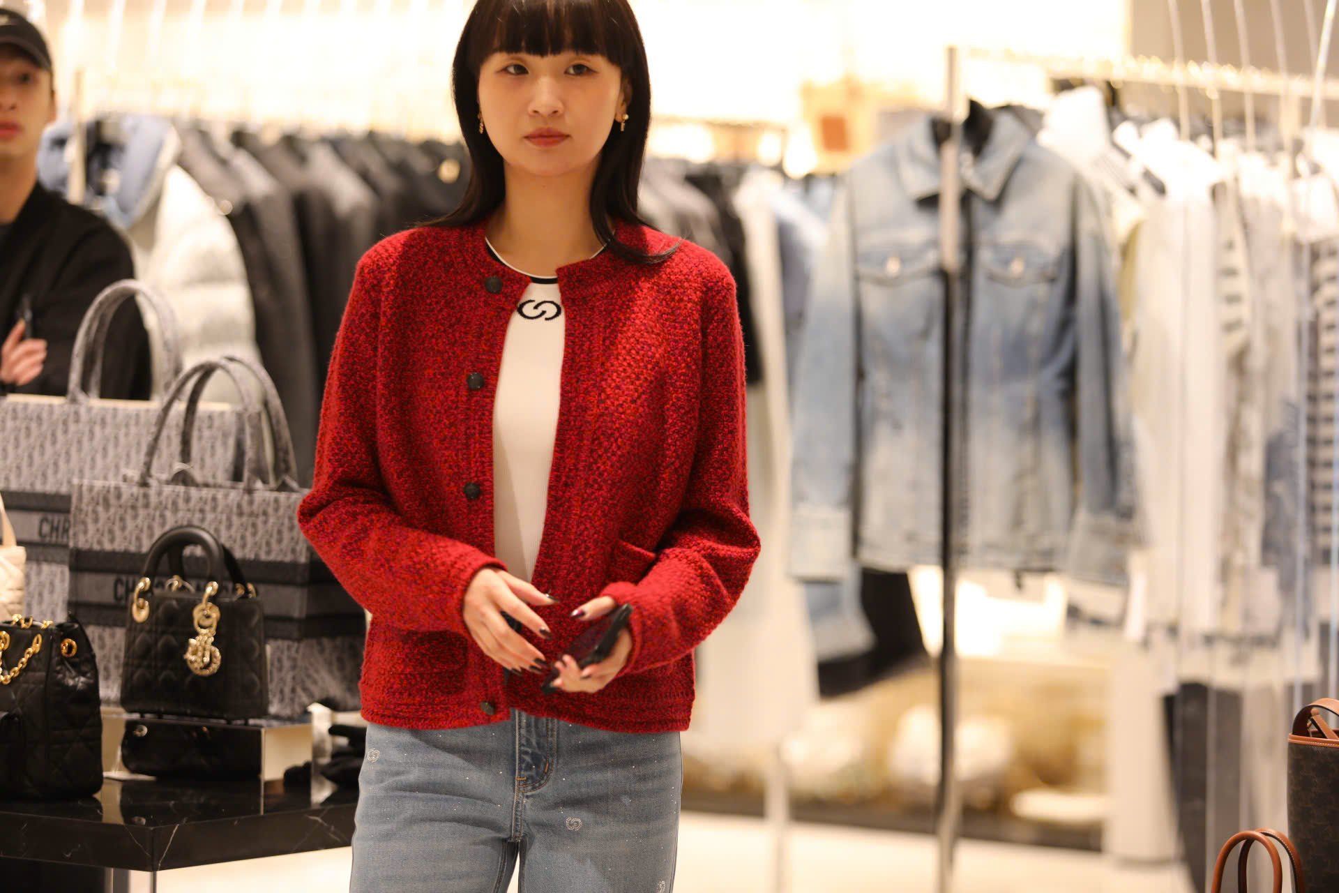  1.Áo CDG đỏ cashmere 2 túi logo 