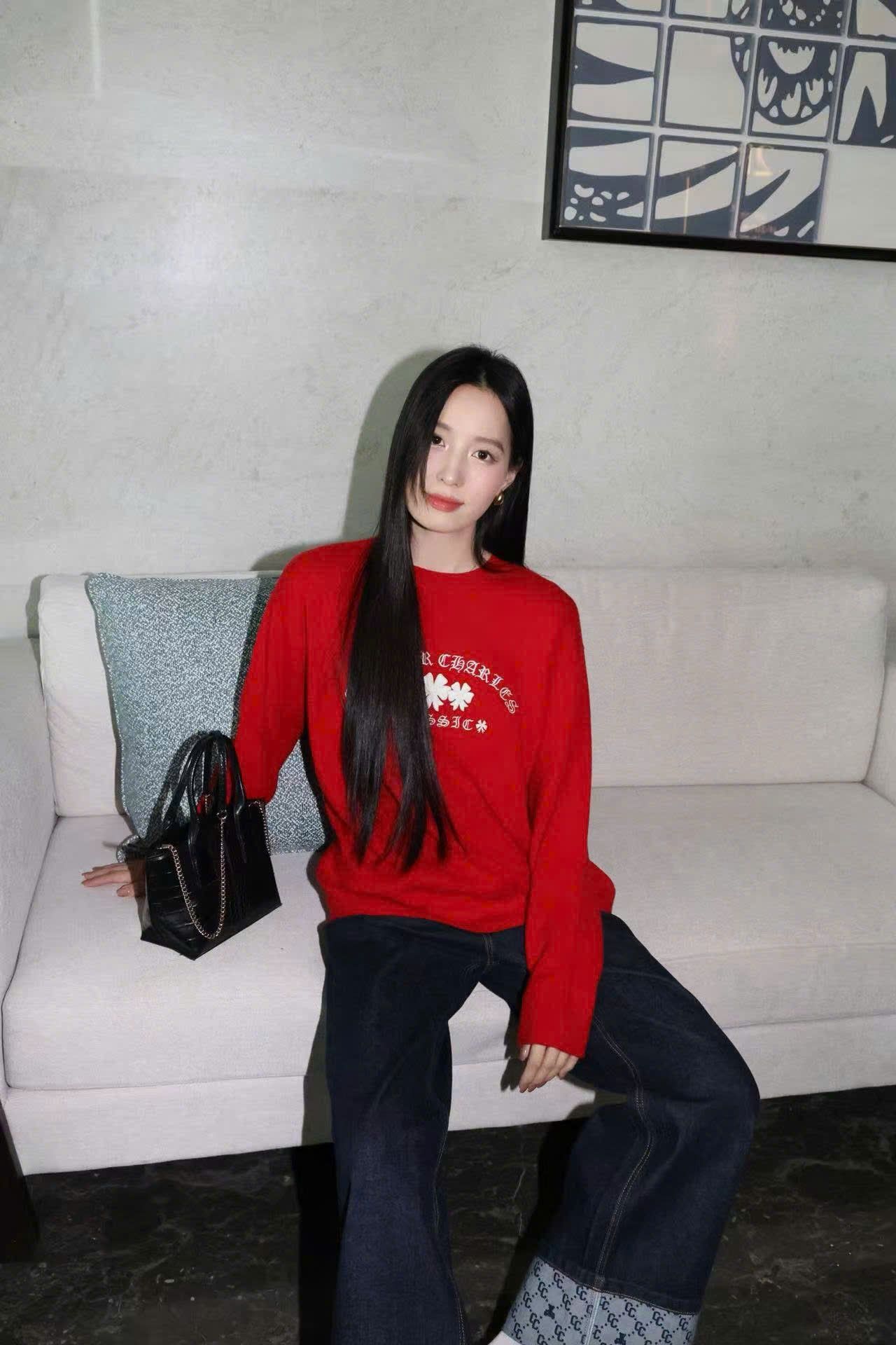  Quần jean xanh gấp gấu logo 