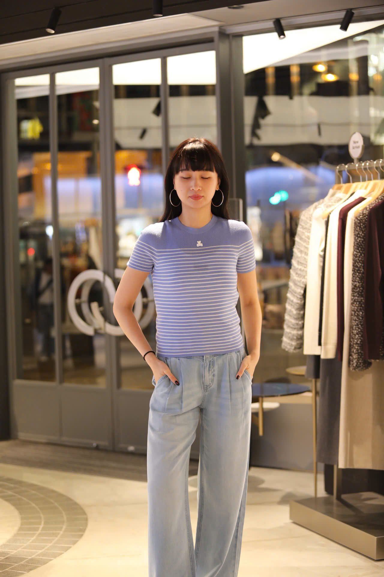  Quần jean giấy xanh logo tròn túi sau 