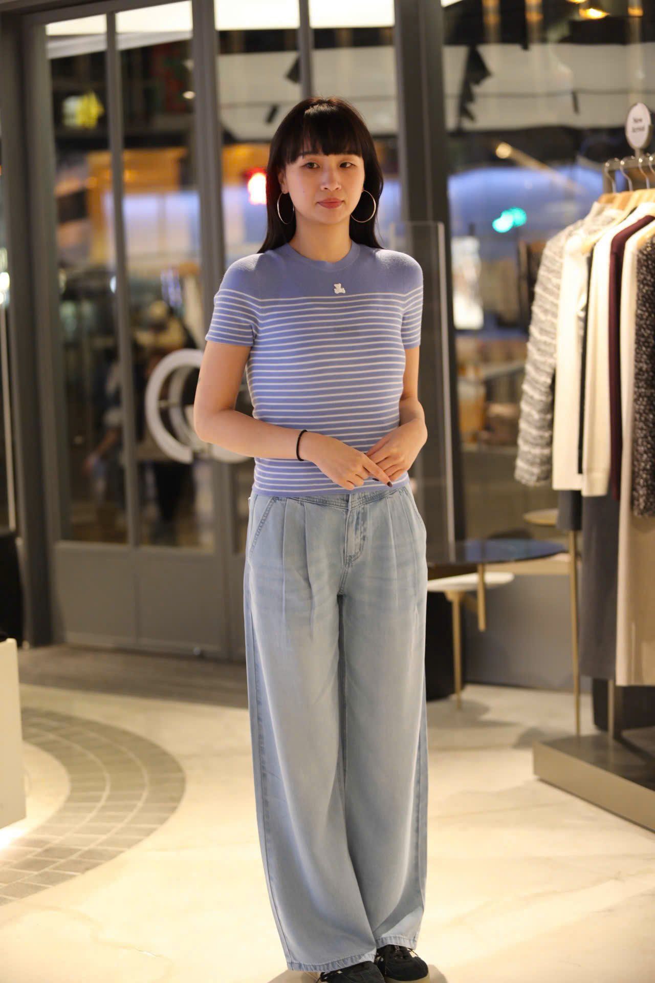  Quần jean giấy xanh logo tròn túi sau 