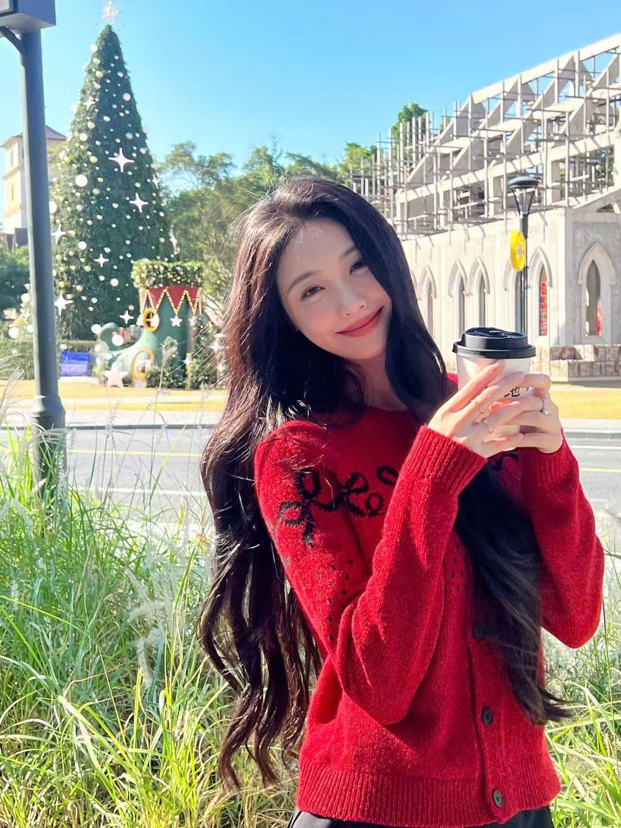  Áo CDG đỏ nơ đen 