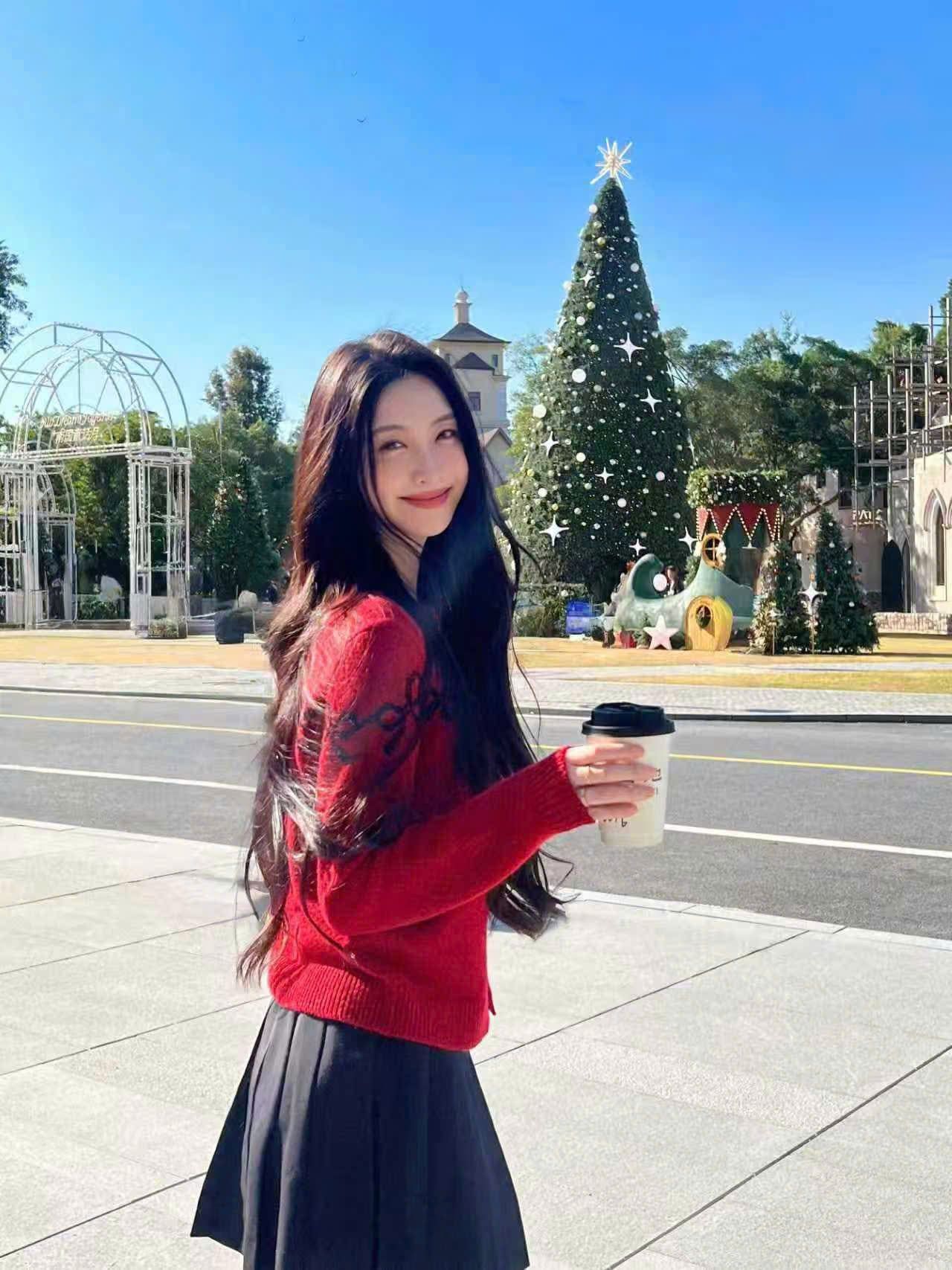  Áo CDG đỏ nơ đen 