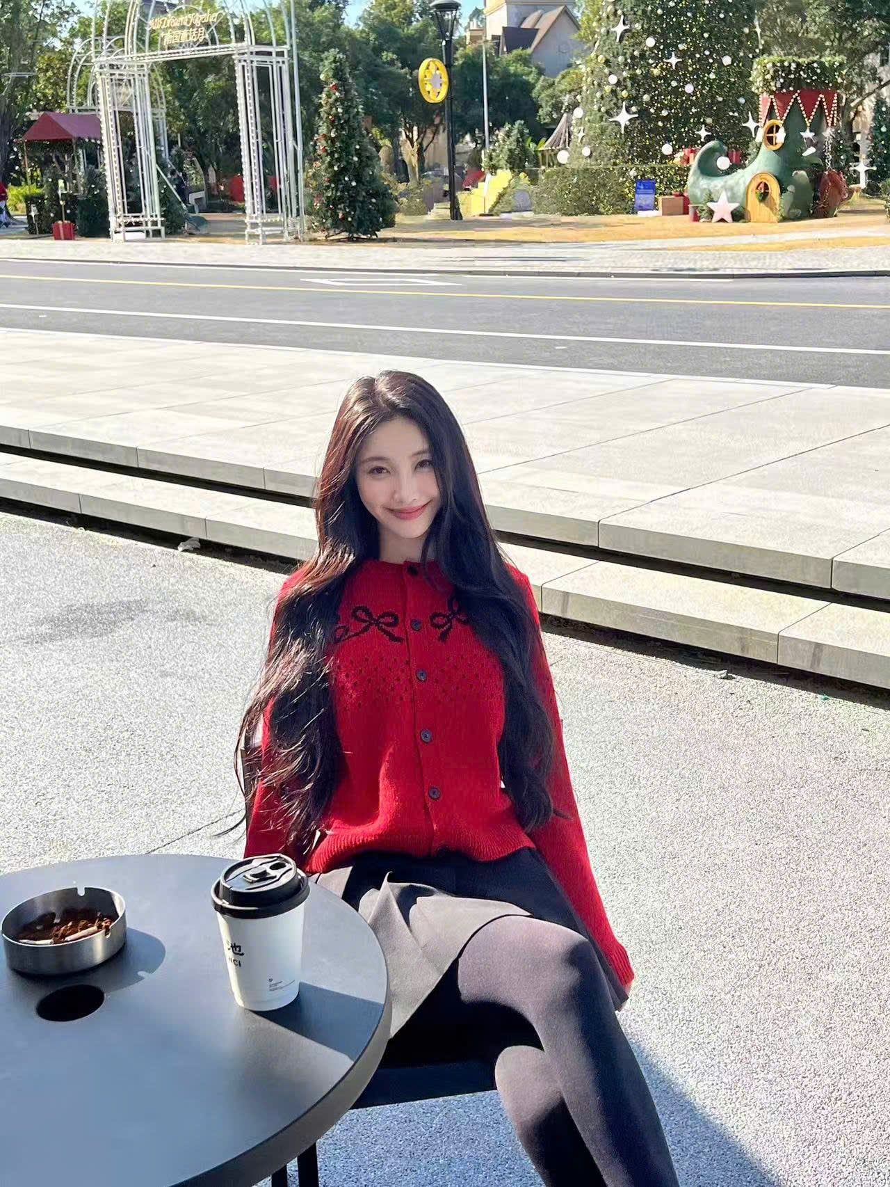  Áo CDG đỏ nơ đen 