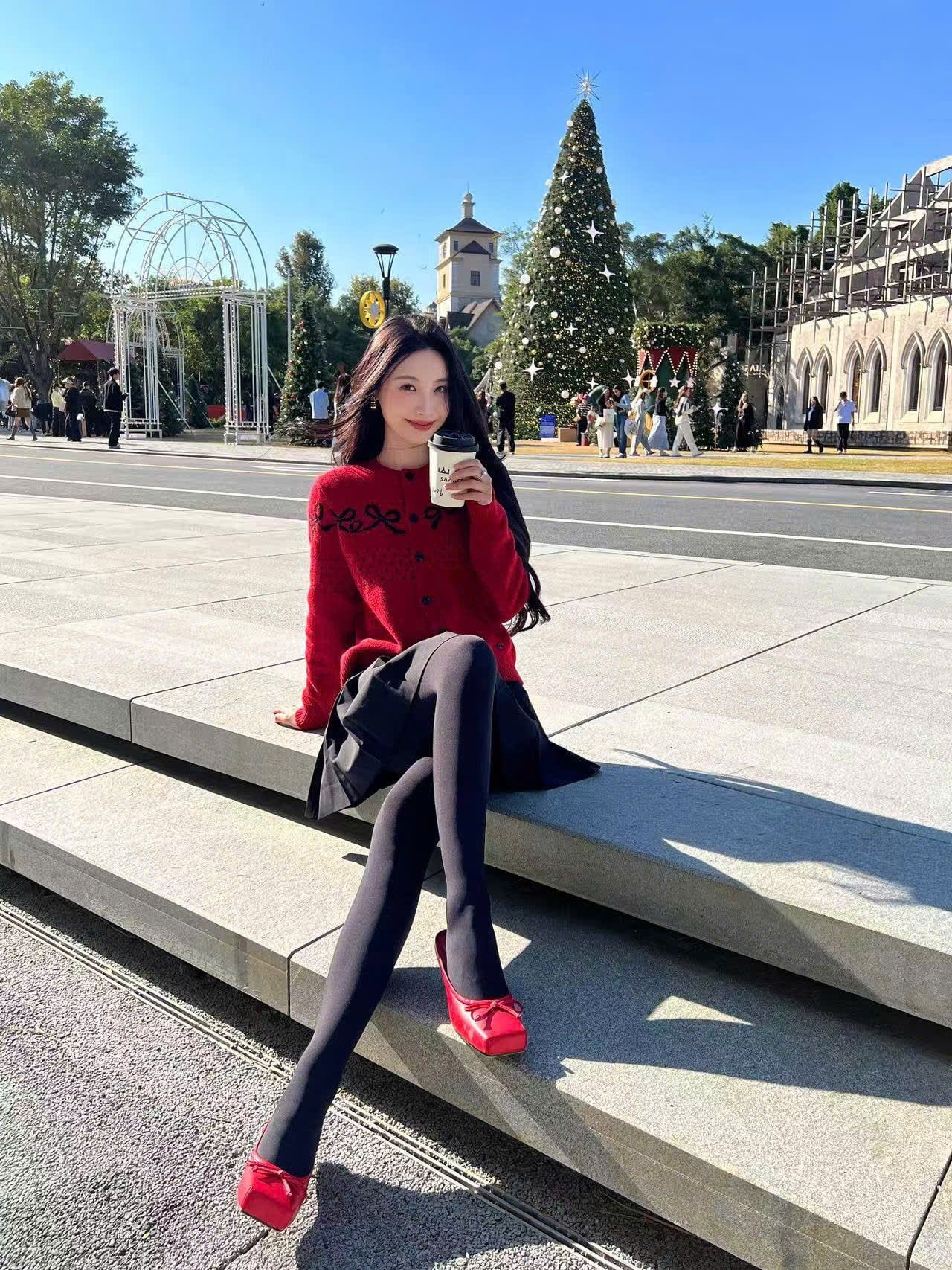  Áo CDG đỏ nơ đen 