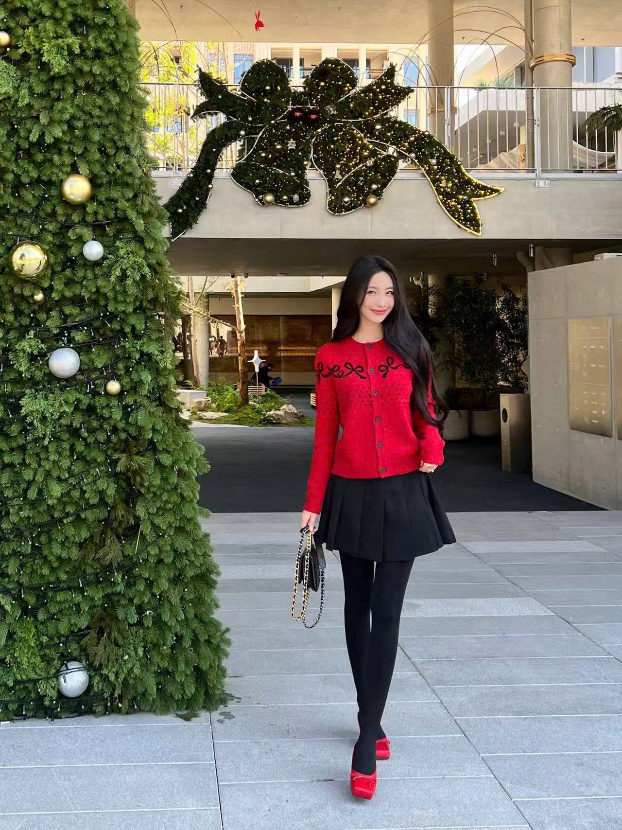  Áo CDG đỏ nơ đen 