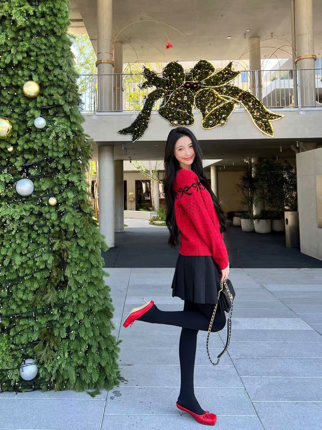  Áo CDG đỏ nơ đen 