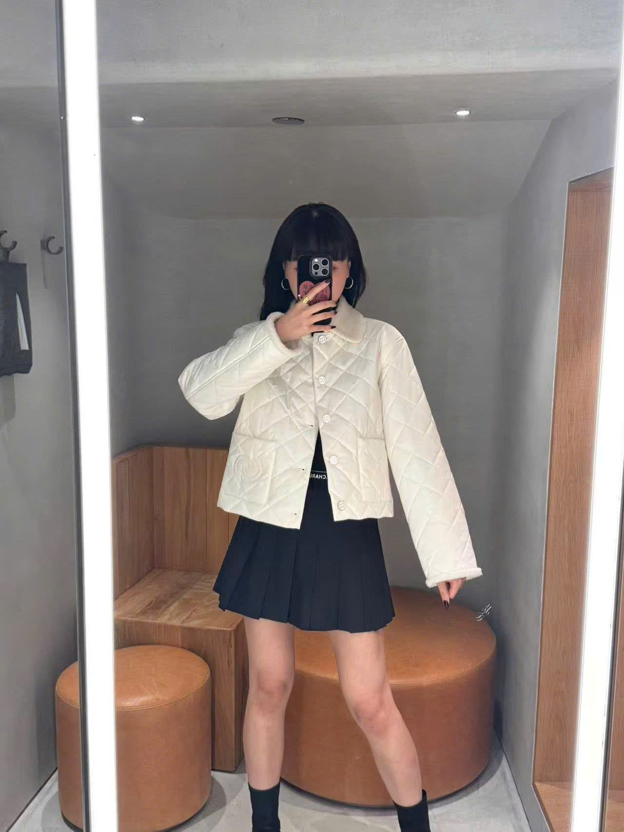  Áo phao trám trắng cổ lông 