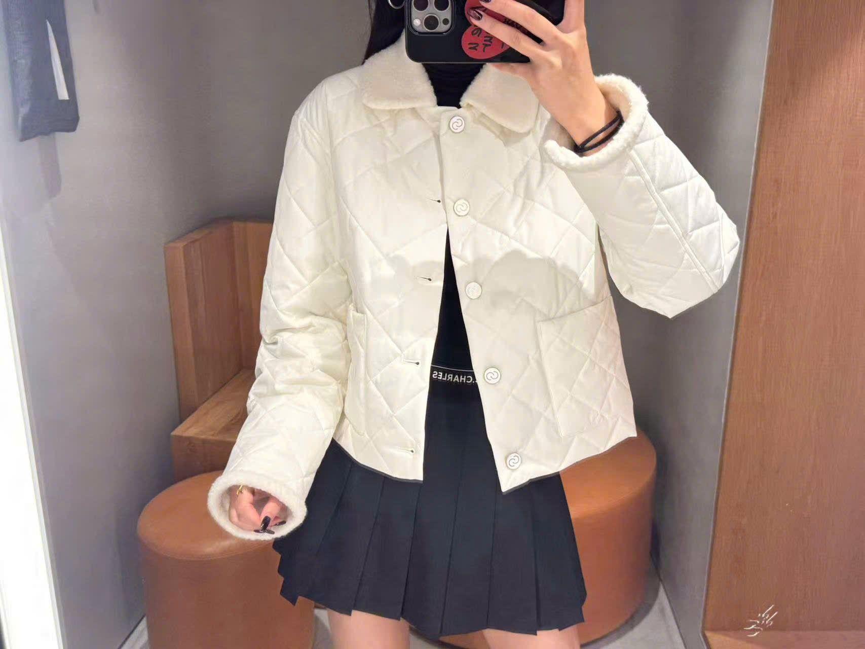  Áo phao trám trắng cổ lông 