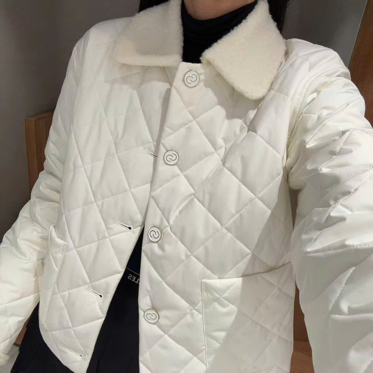  Áo phao trám trắng cổ lông 