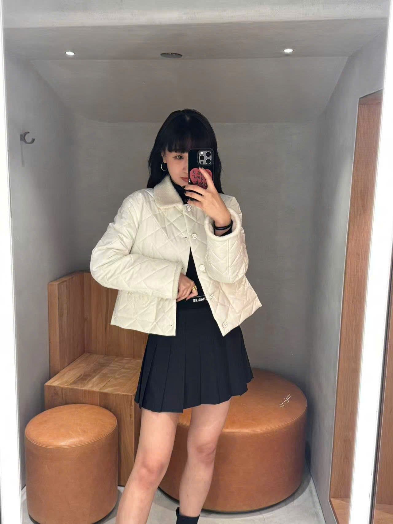  Áo phao trám trắng cổ lông 