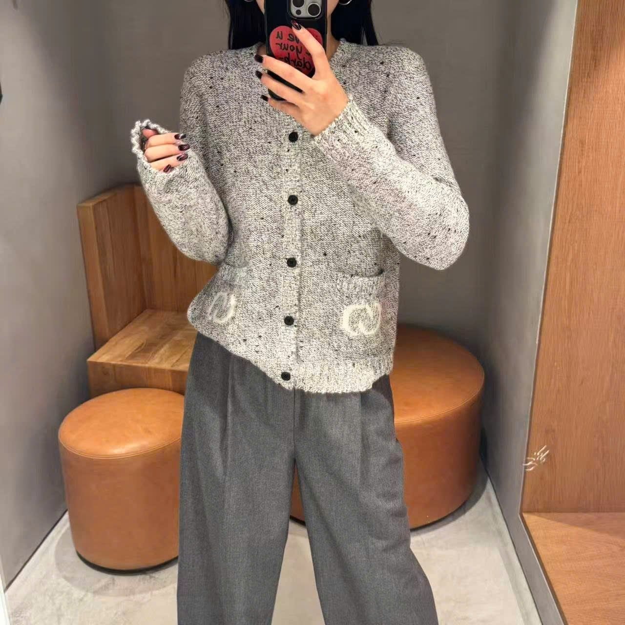  Áo CDG xám 2 túi Logo trắng 