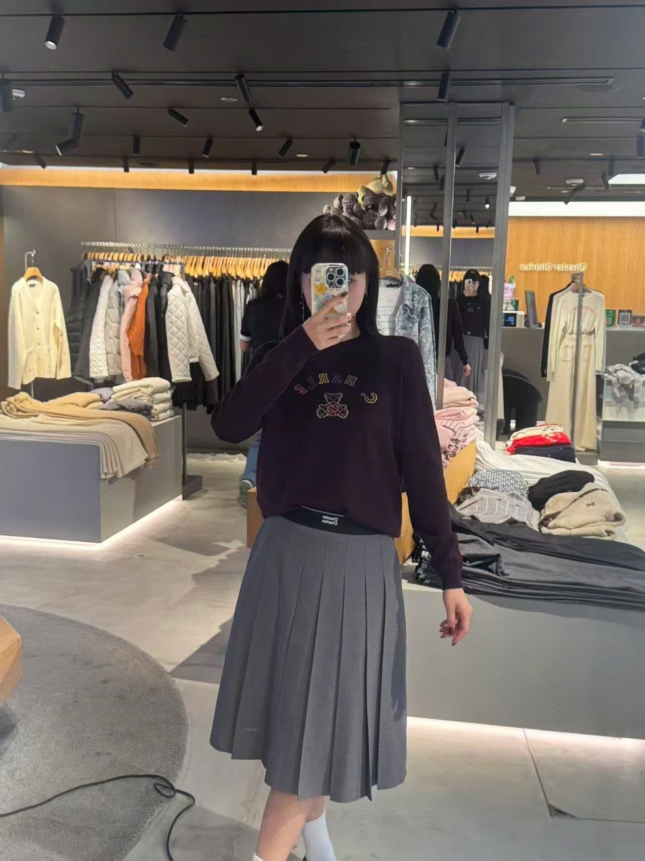  2.Chân váy dài xám - cạp chun đen 