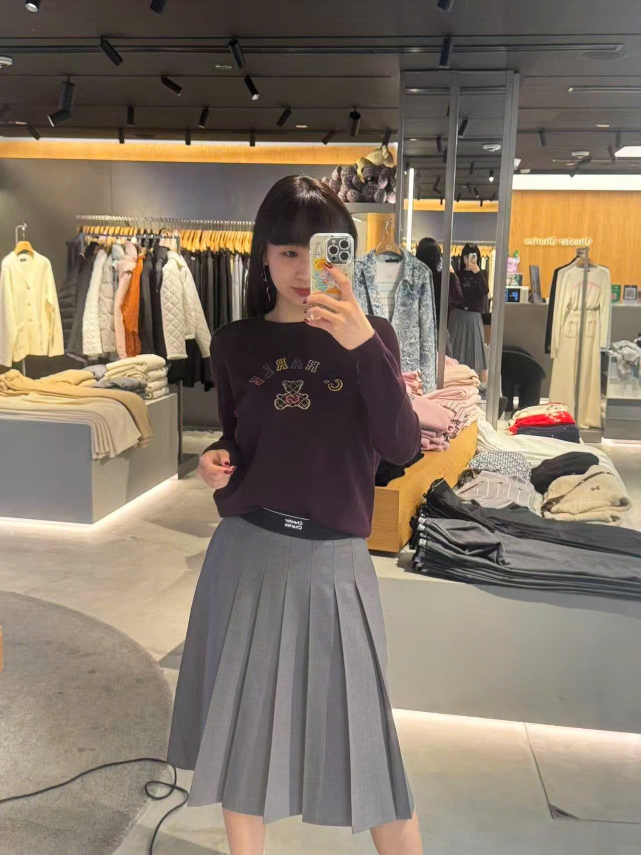  2.Chân váy dài xám - cạp chun đen 