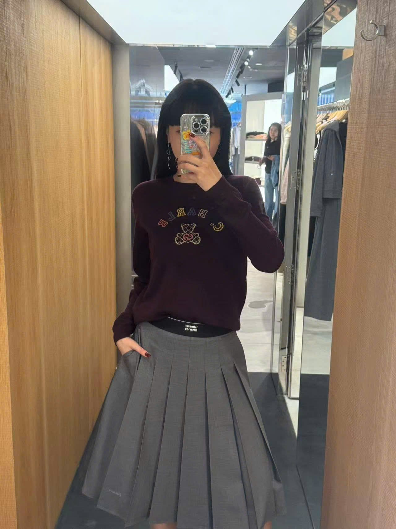  2.Chân váy dài xám - cạp chun đen 