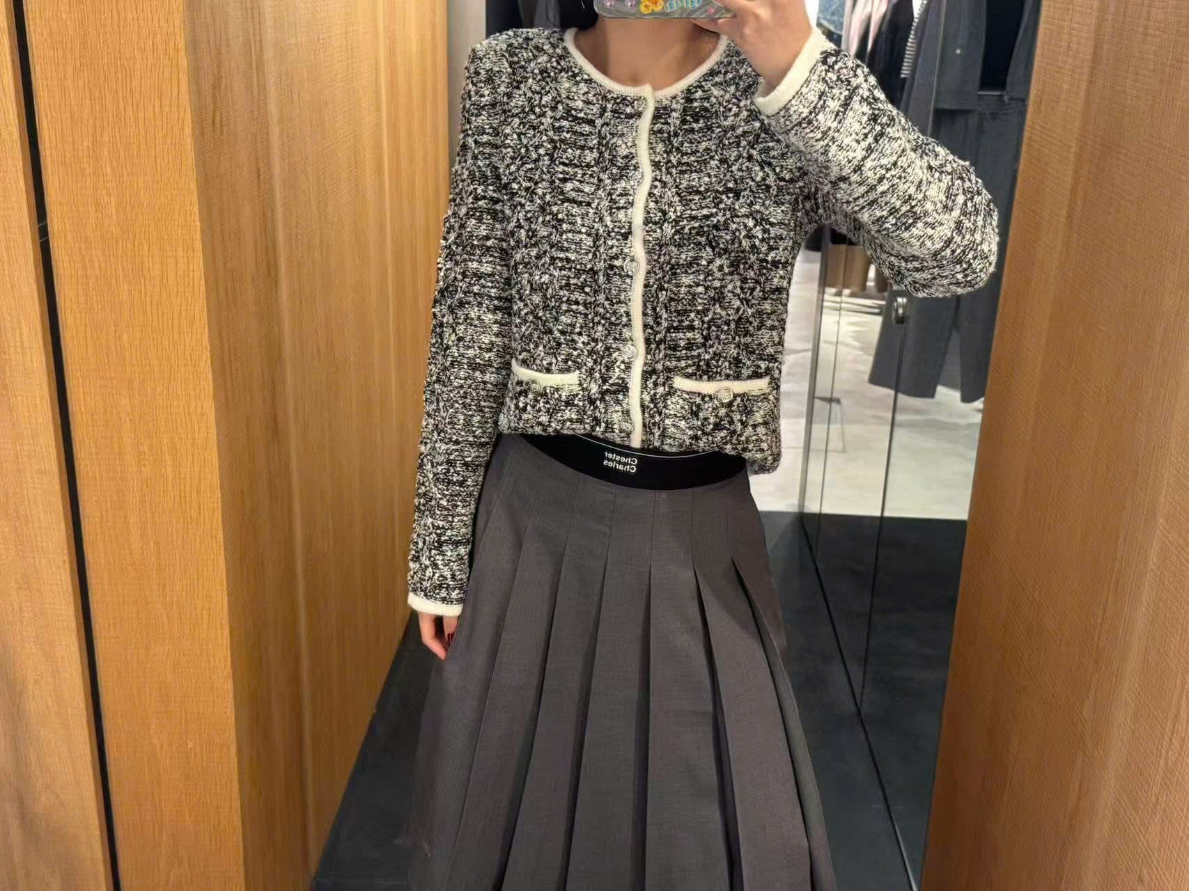  2.Chân váy dài xám - cạp chun đen 