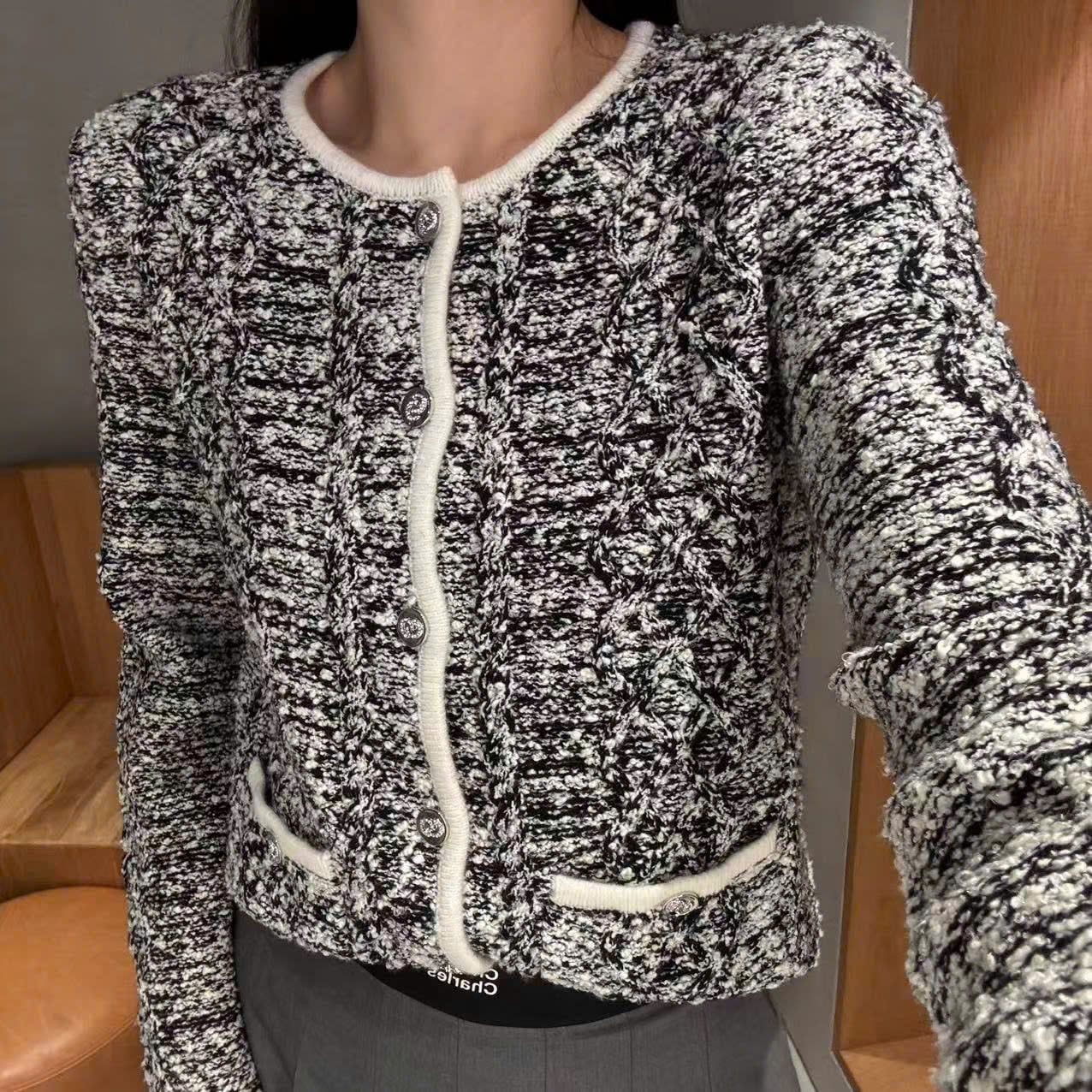  Áo CDG xám viền trắng 