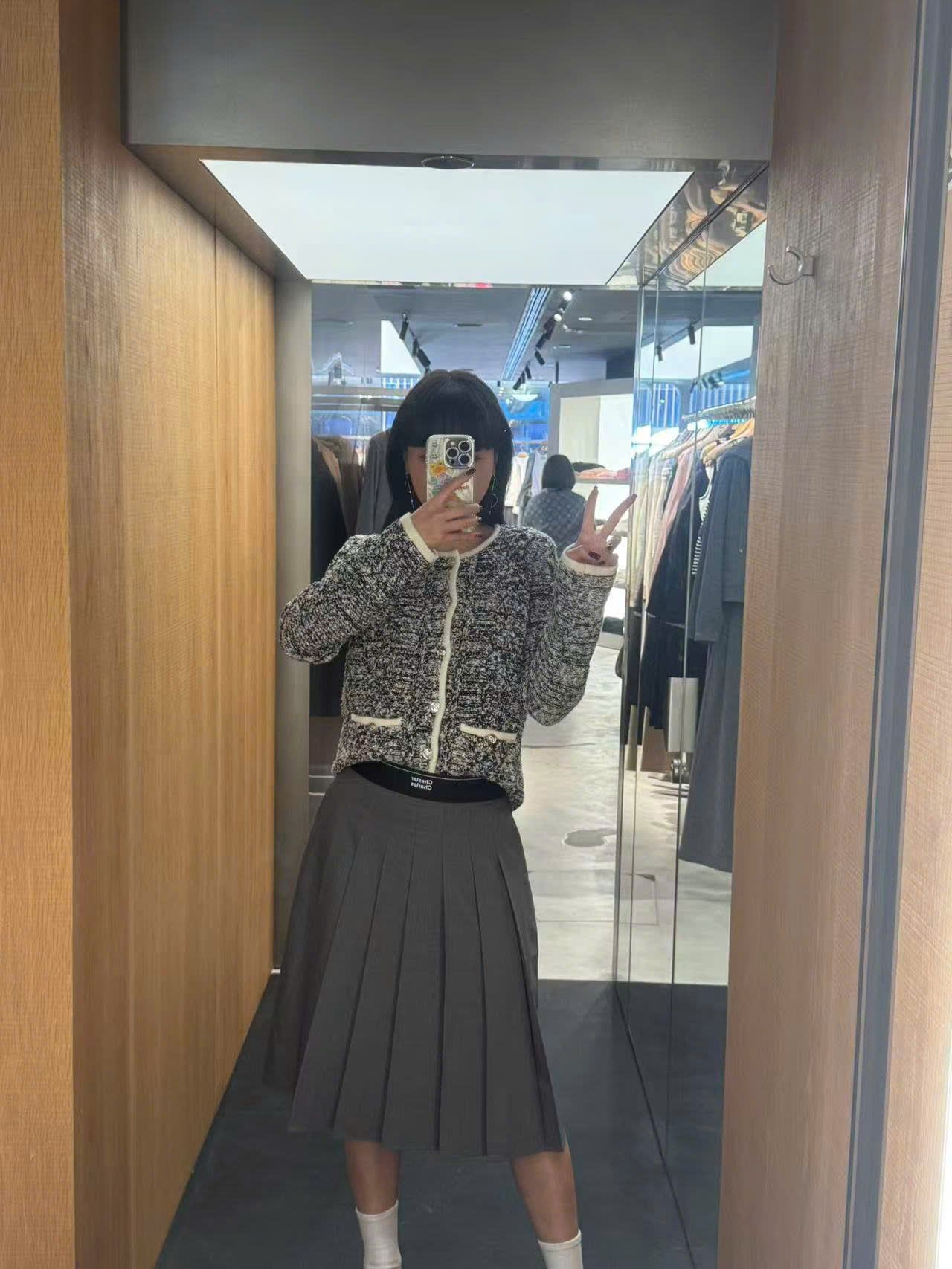  Áo CDG xám viền trắng 