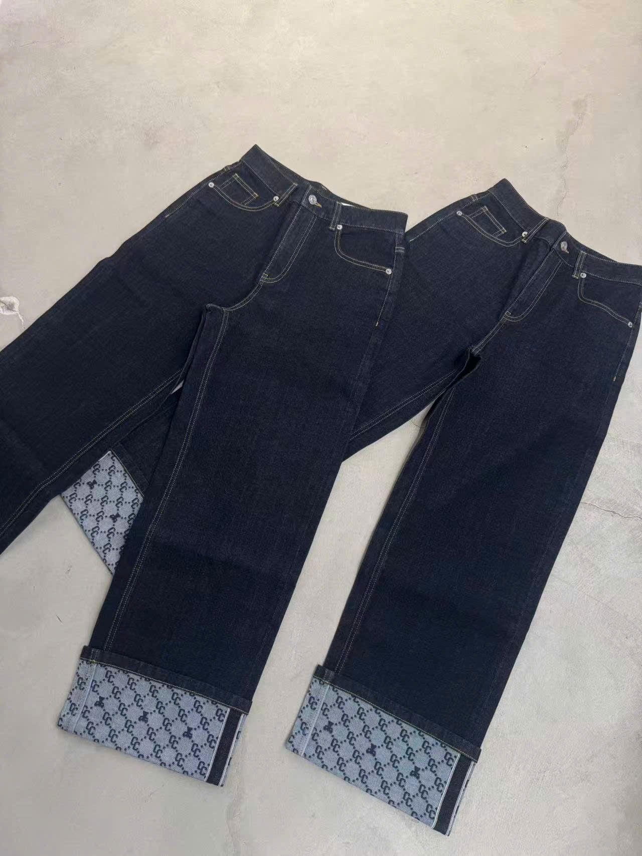  Quần jean xanh gấp gấu logo 