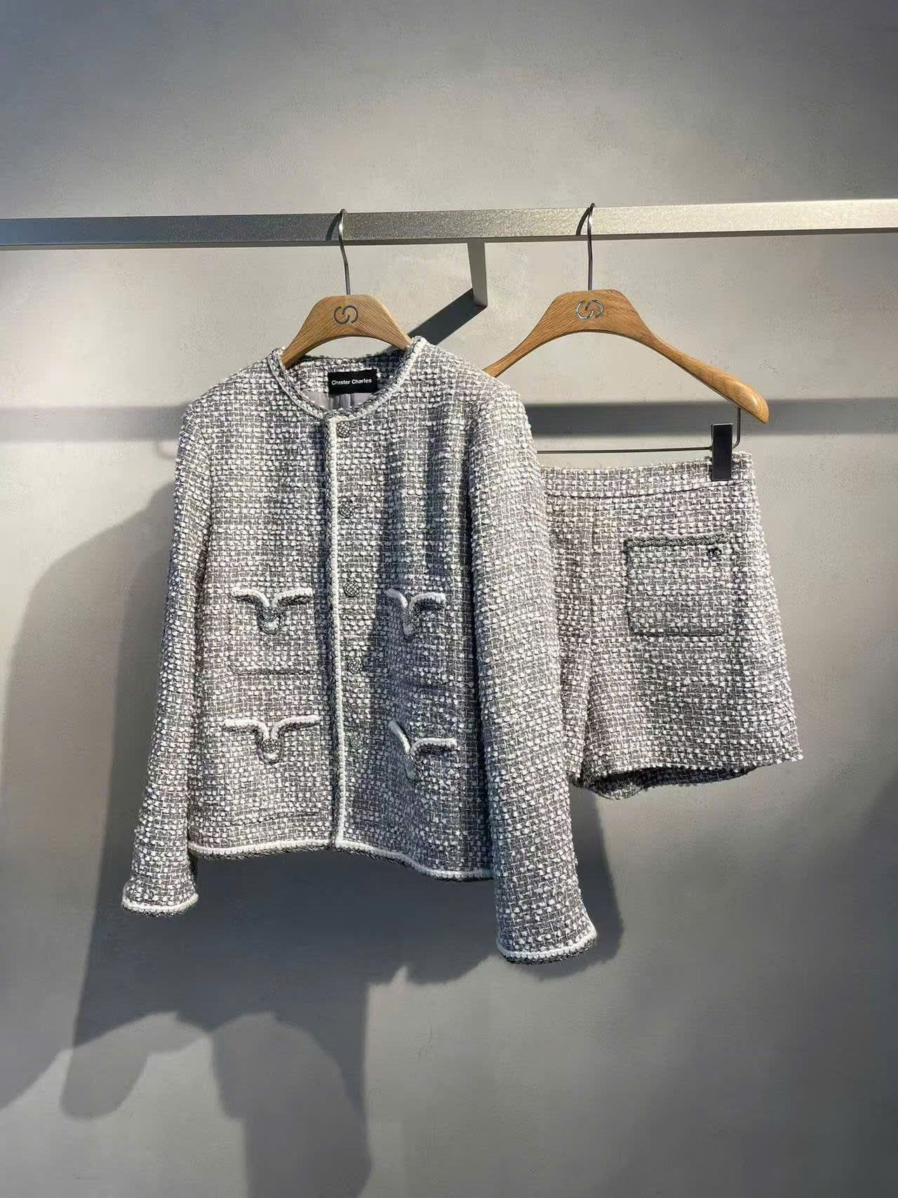  Áo tweed xám trắng 4 túi V 