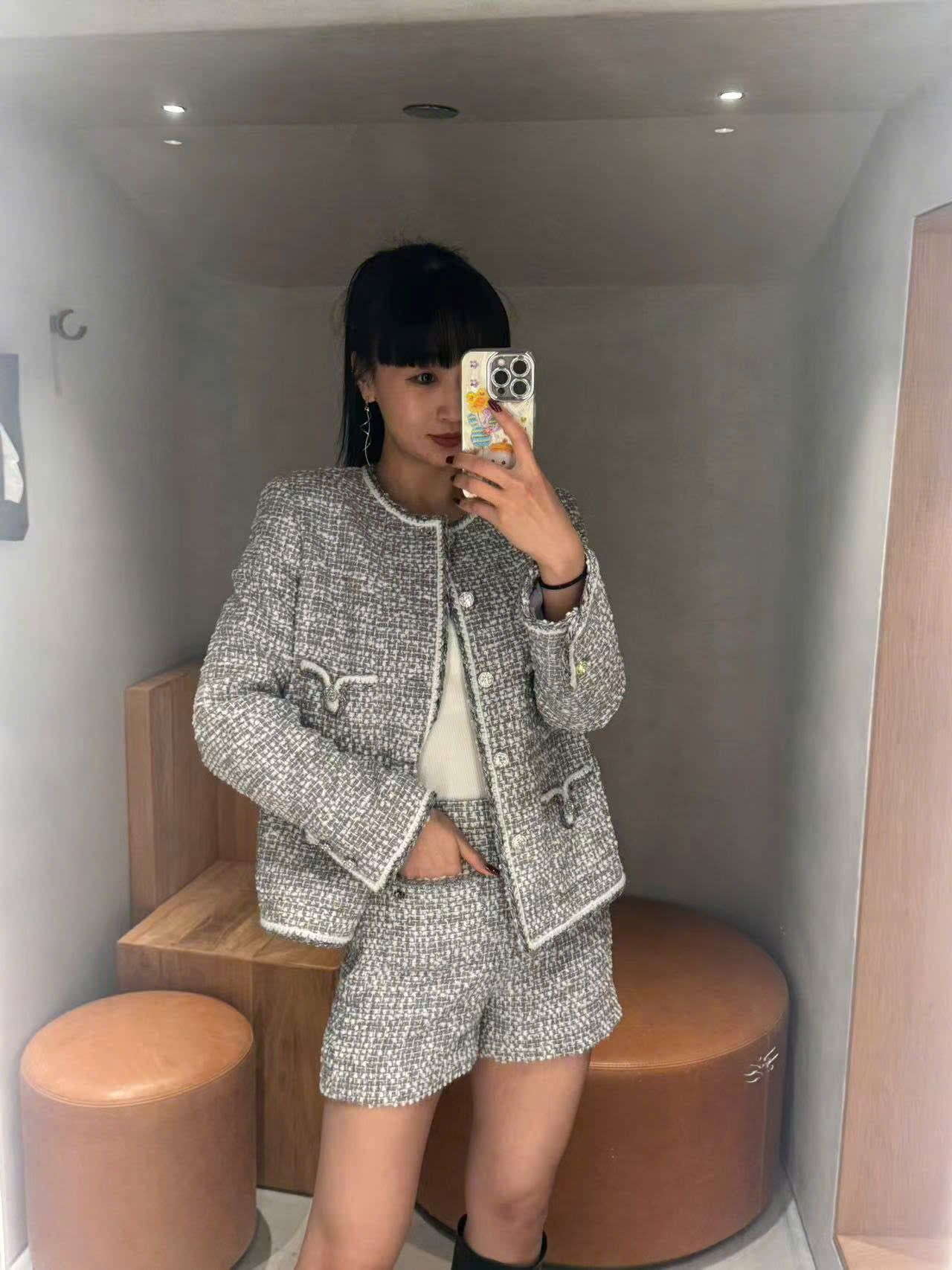  Áo tweed xám trắng 4 túi V 