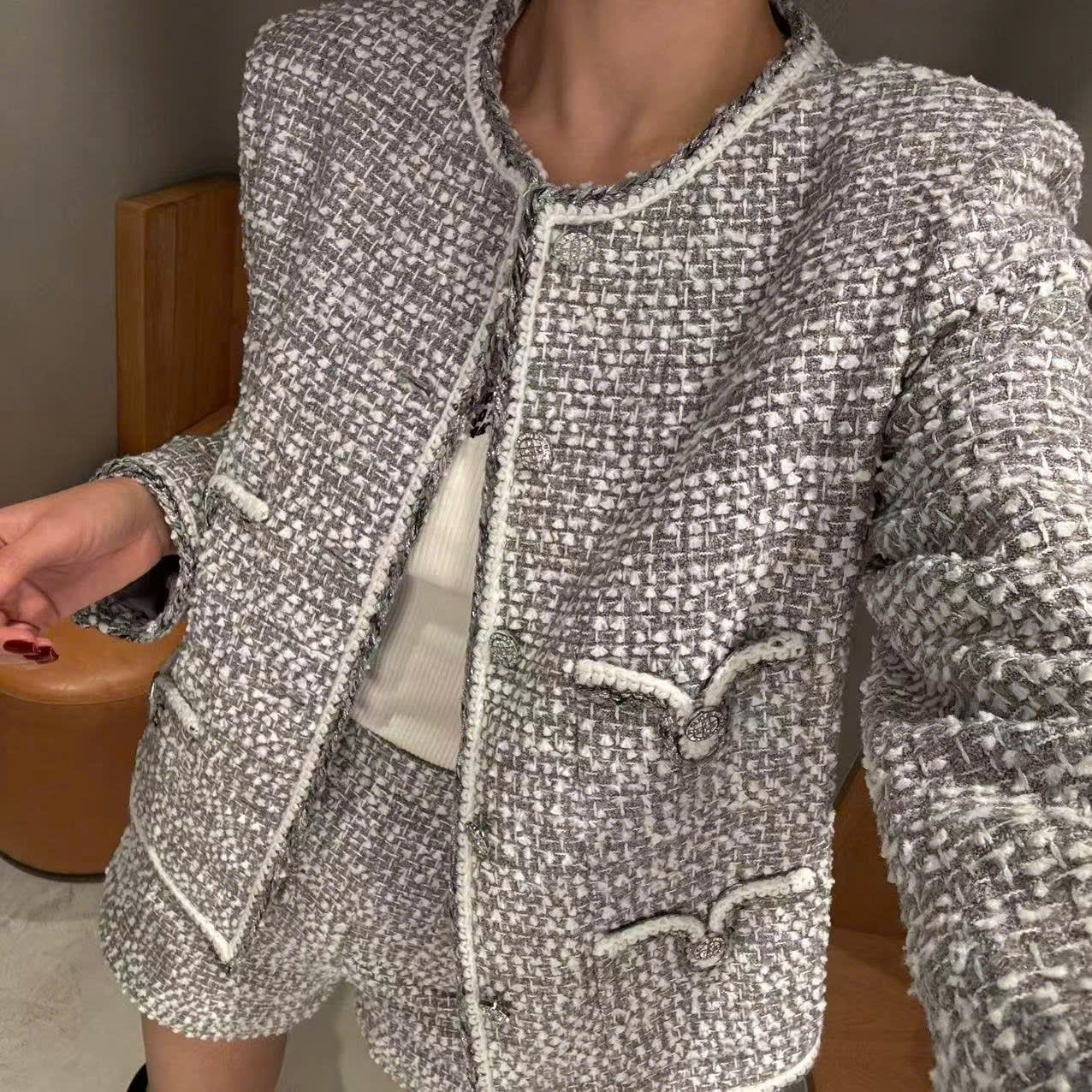  Áo tweed xám trắng 4 túi V 