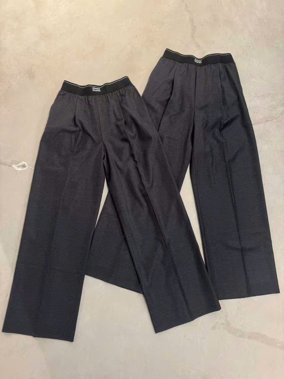  Quần vải xám cạp chun đen chữ trắng 