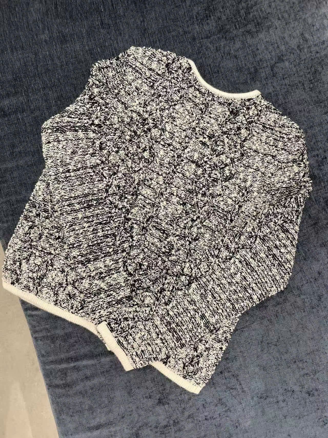  Áo CDG xám viền trắng 