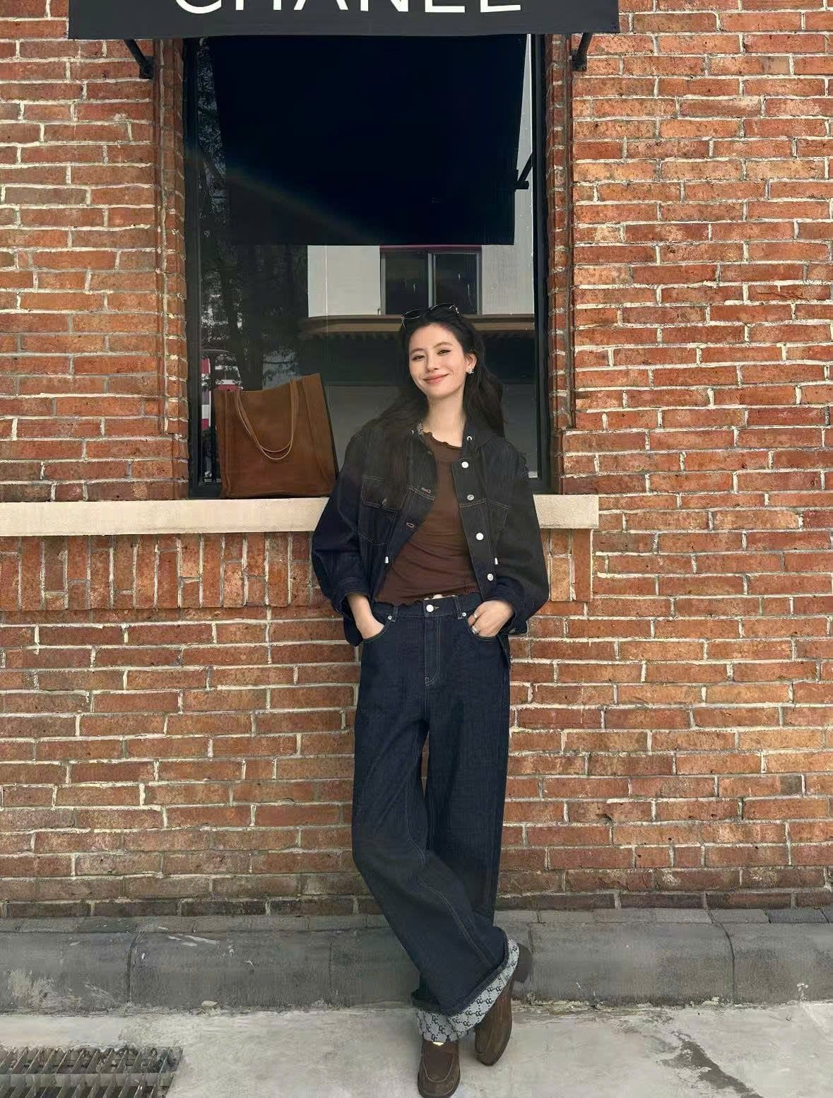  2.Áo Khoác Jean xanh mũ liền lót full logo 